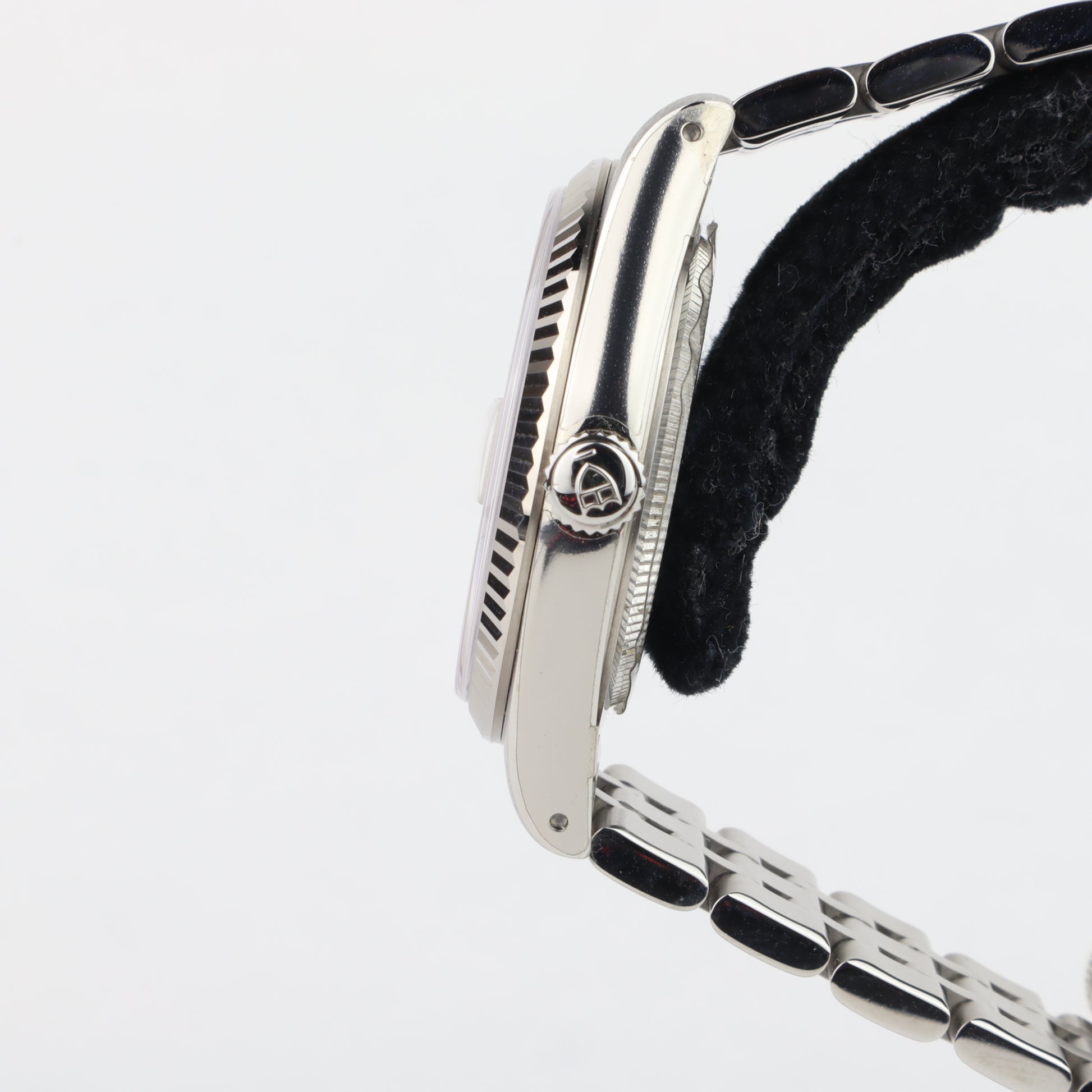 Tudor Prince Date 74034    | Box & Papers | 2024