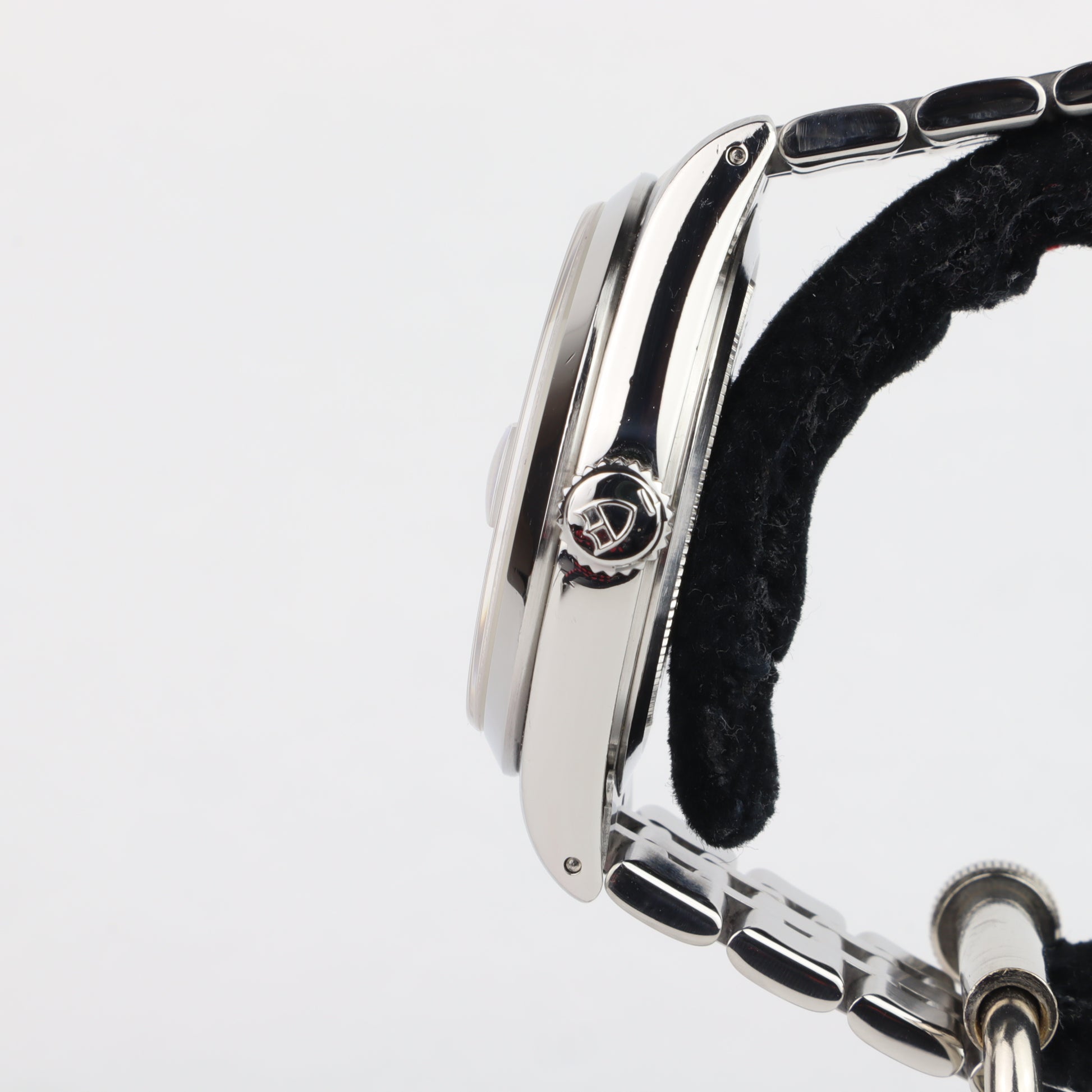 Tudor Prince Date + Day 76200     | 2002