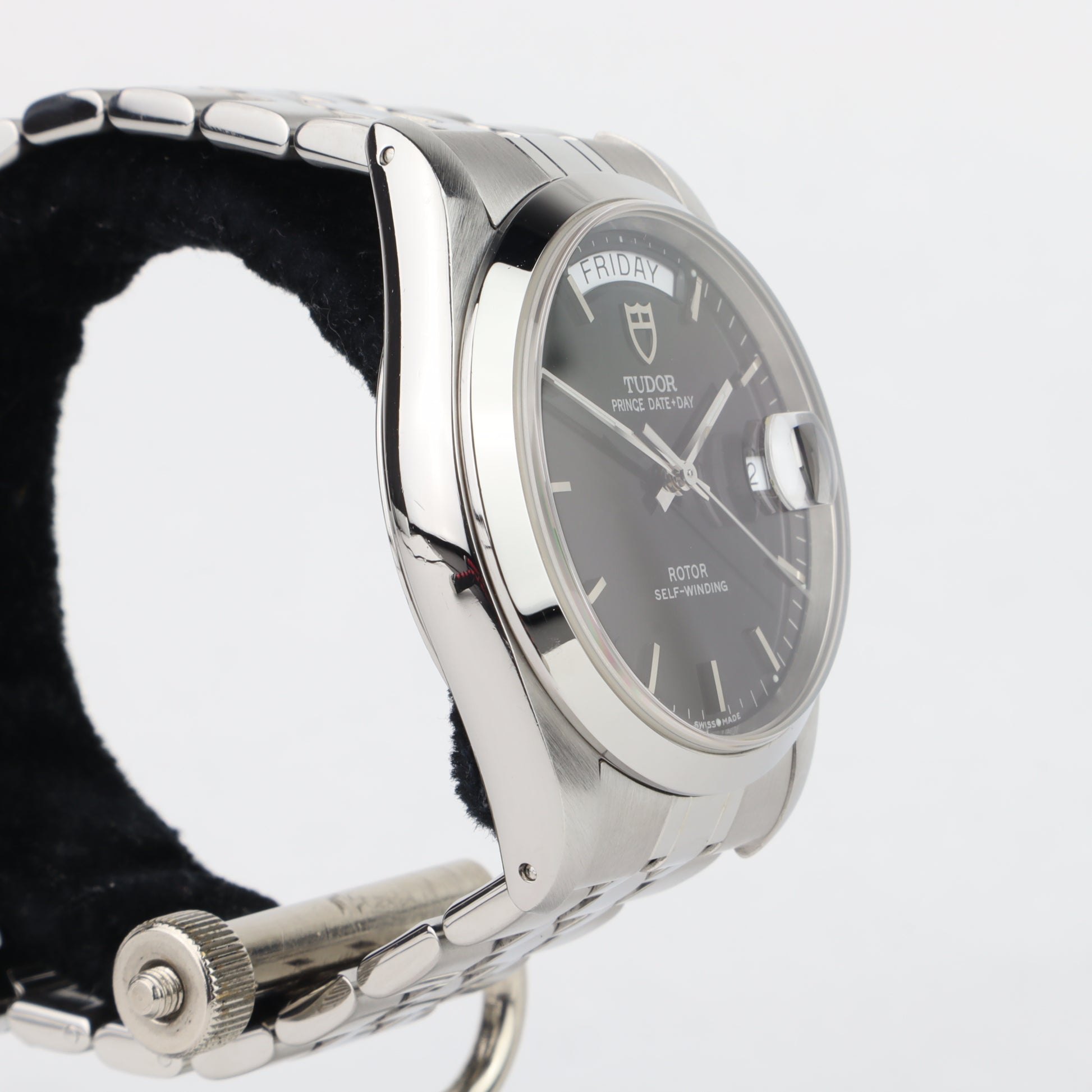 Tudor Prince Date + Day 76200     | 2002