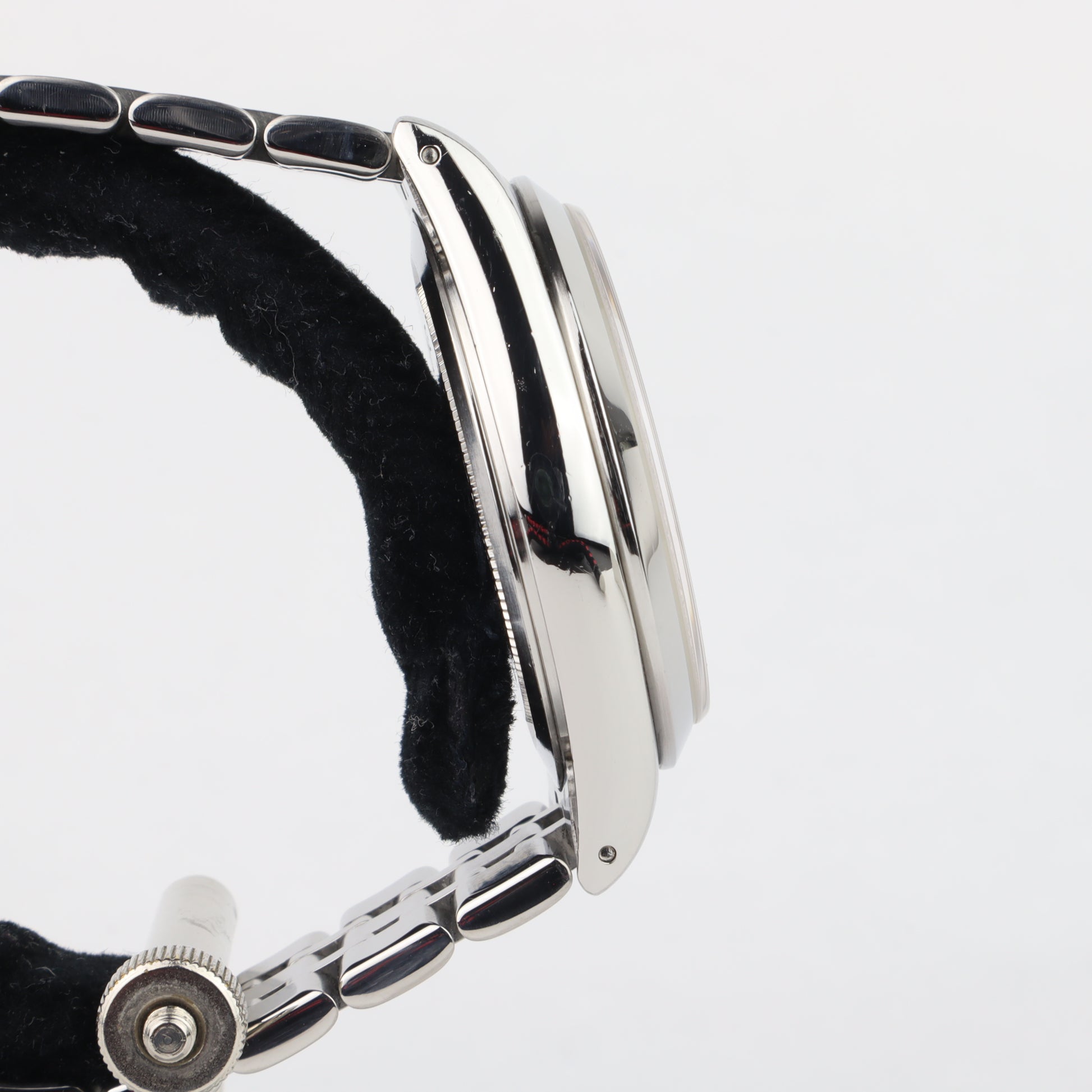 Tudor Prince Date + Day 76200     | 2002