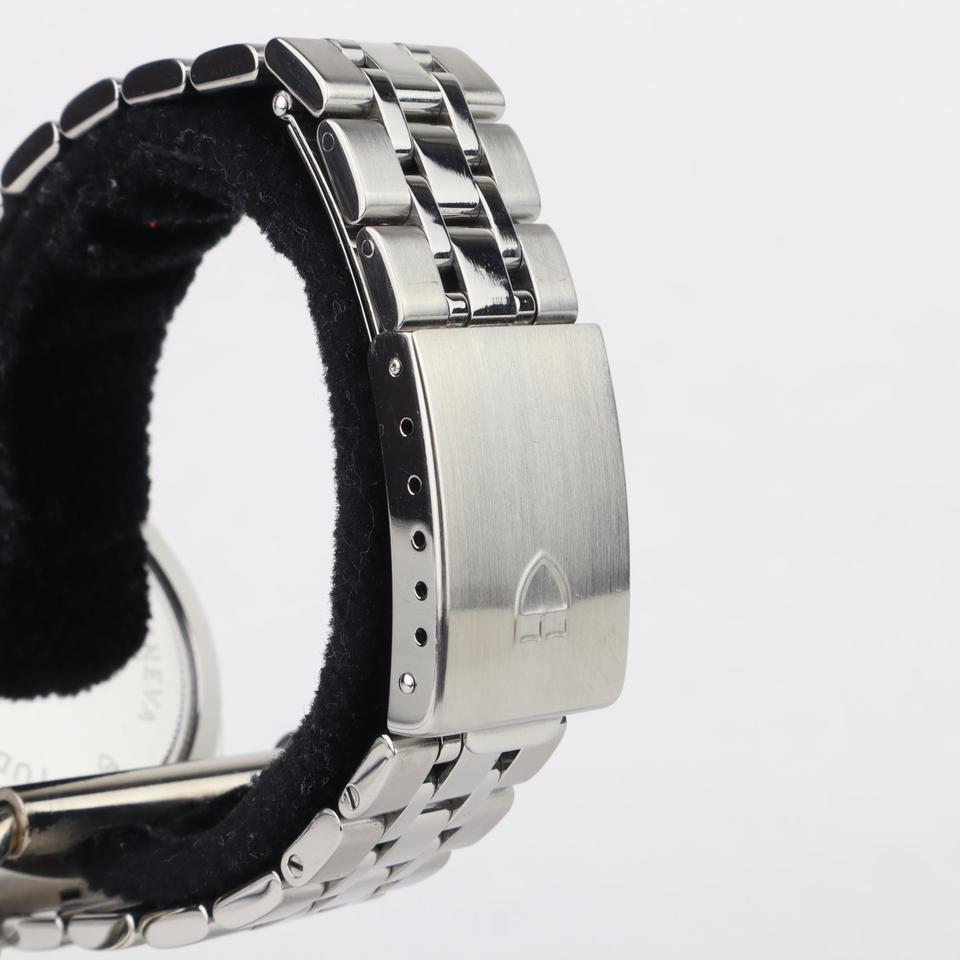 Tudor Prince Date + Day 76200     | 2002