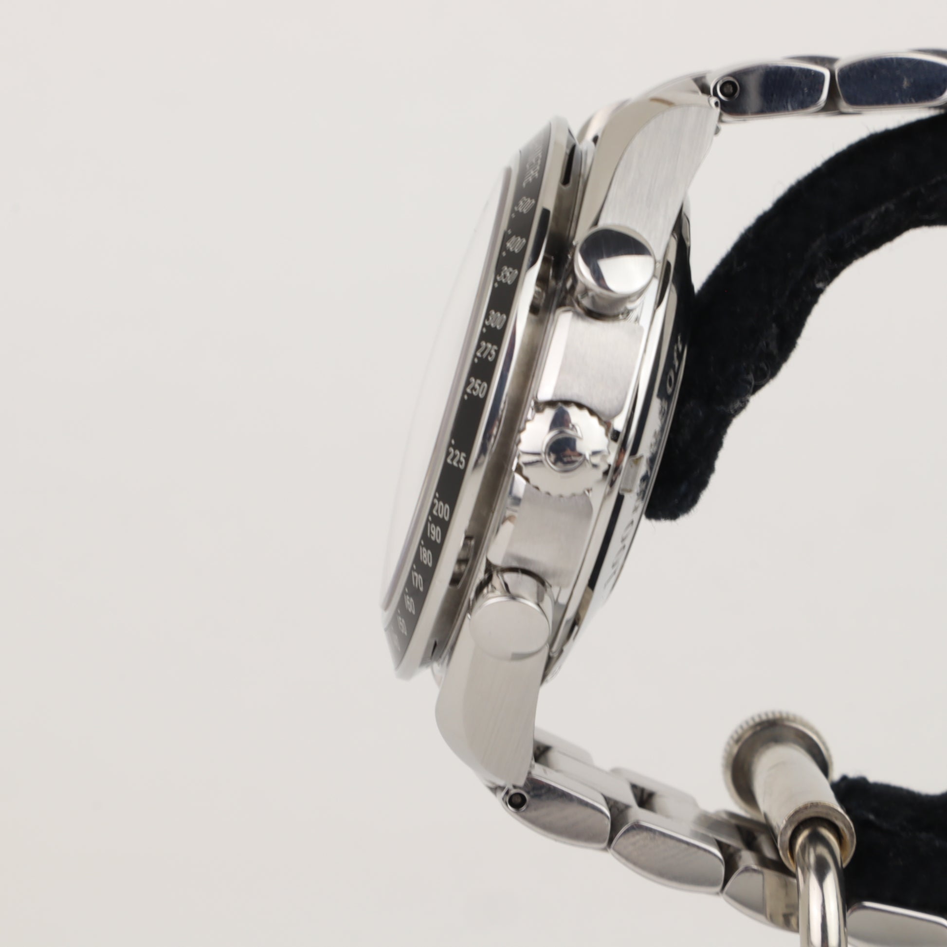 Omega Speedmaster Date 3210.50     | 2008