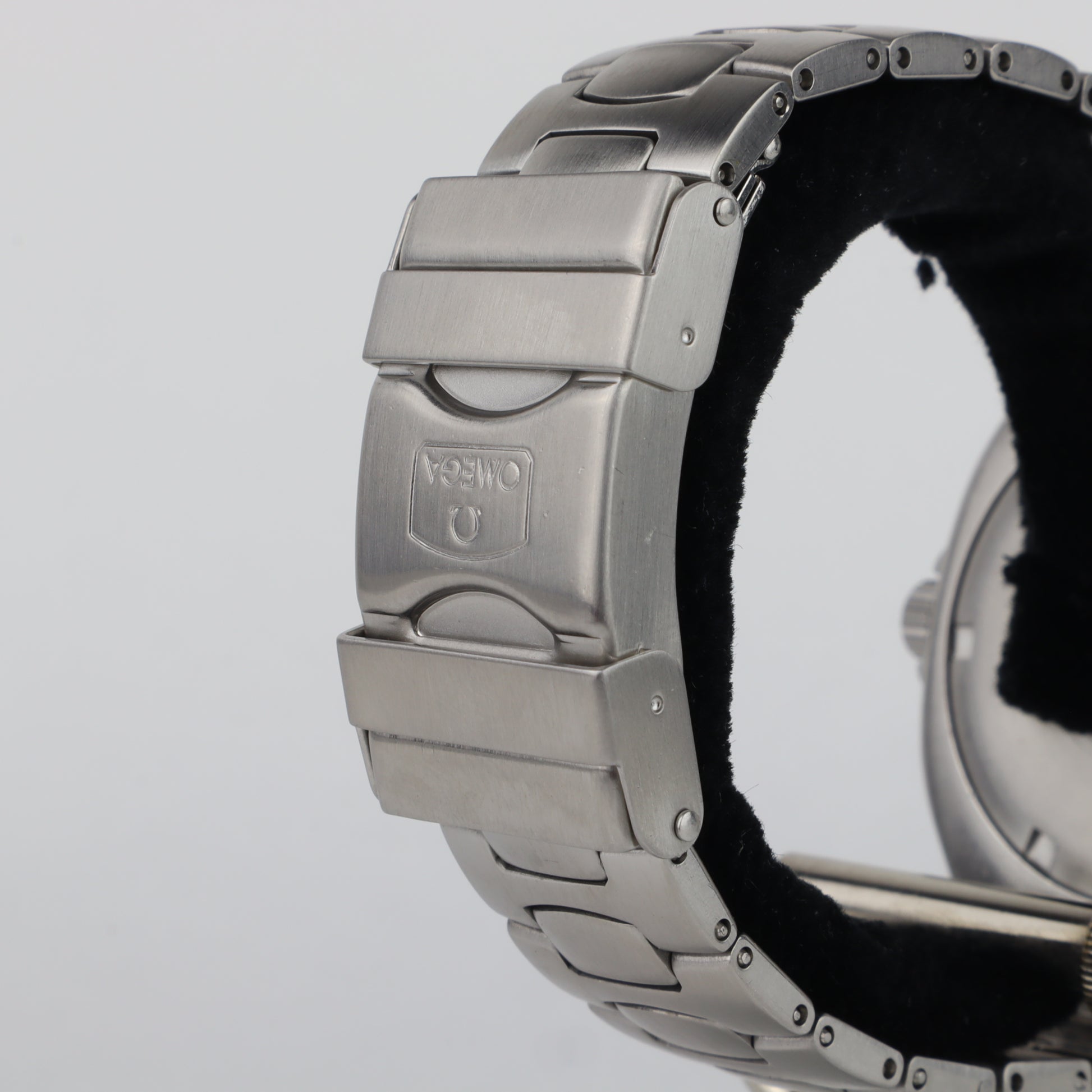 Omega Seamaster Pre Bond 200M 396.1051 ‘Jumbo’ | 1991