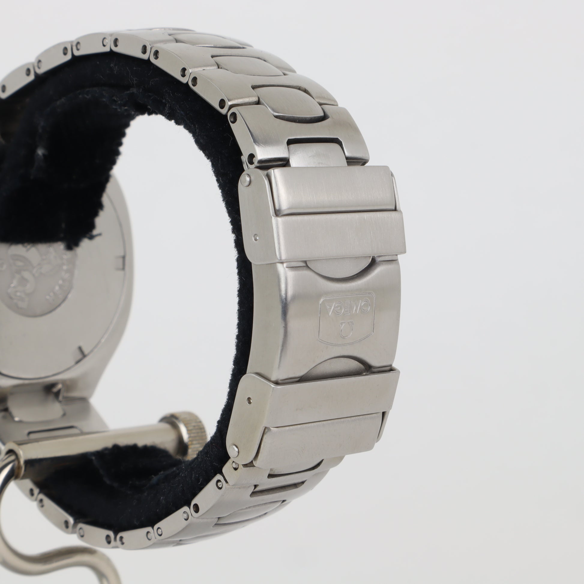 Omega Pre Bond 200M 396.1062     | 1991