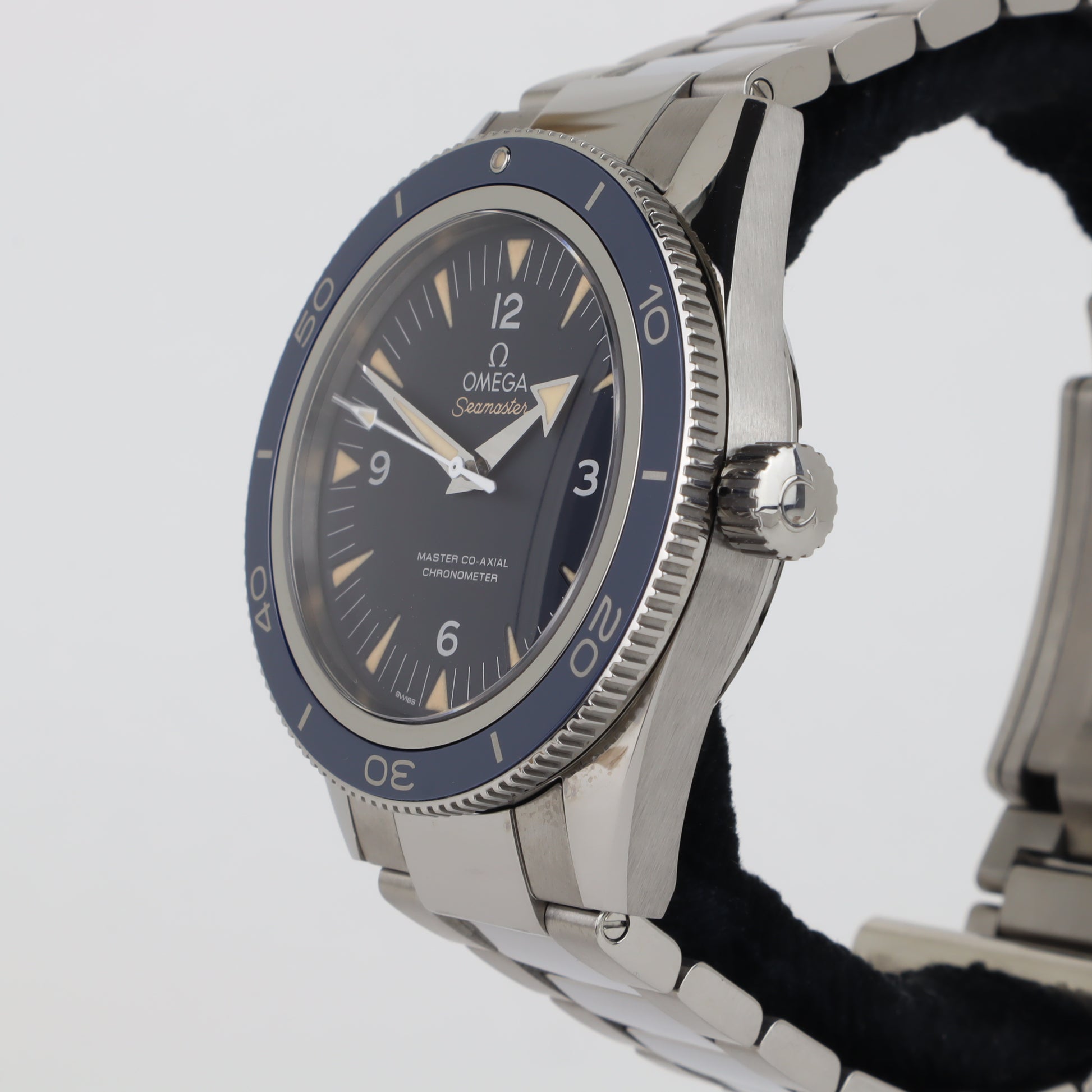 Omega Seamaster 300 233.90.41.21.03.001    | Box & Papers