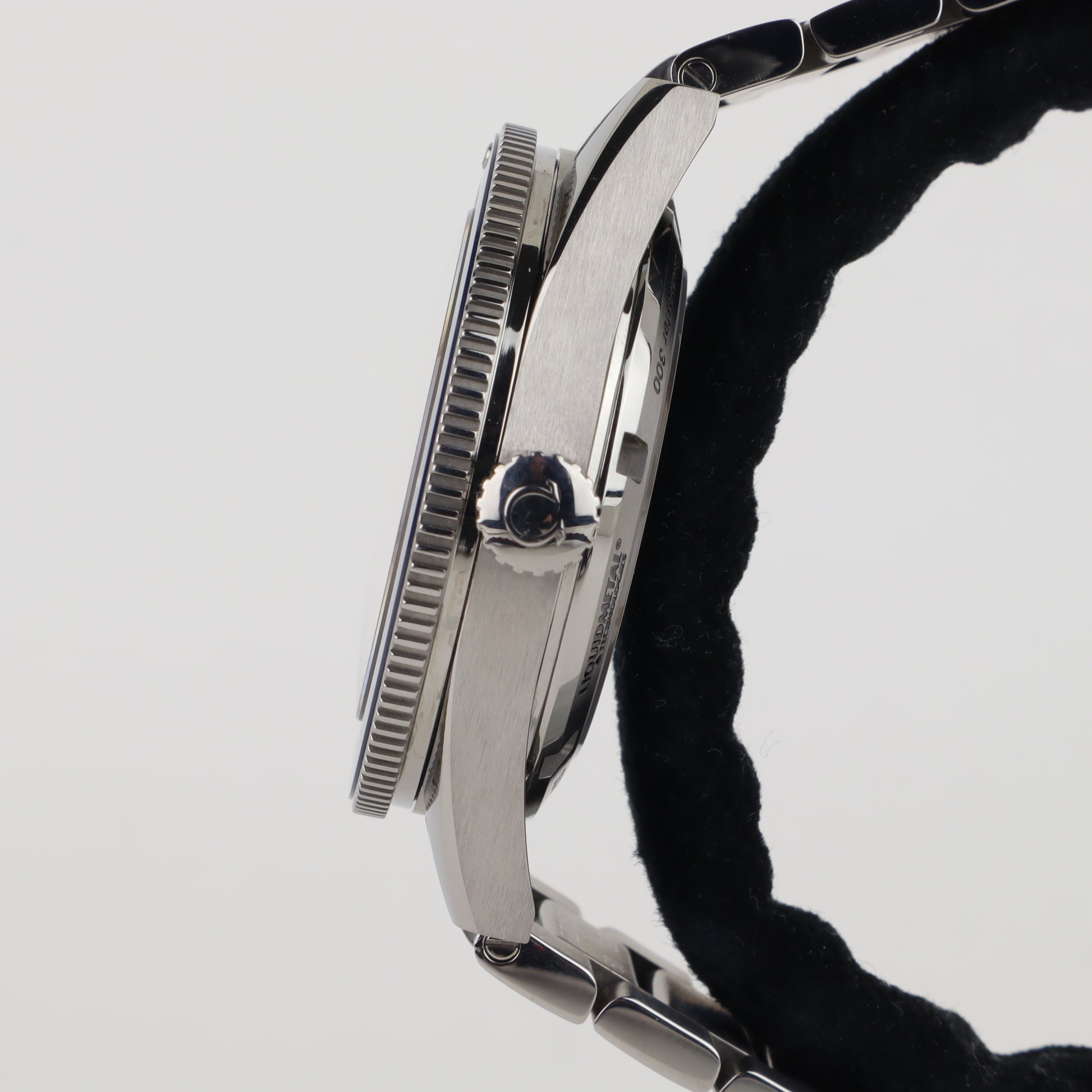 Omega Seamaster 300 233.90.41.21.03.001    | Box & Papers