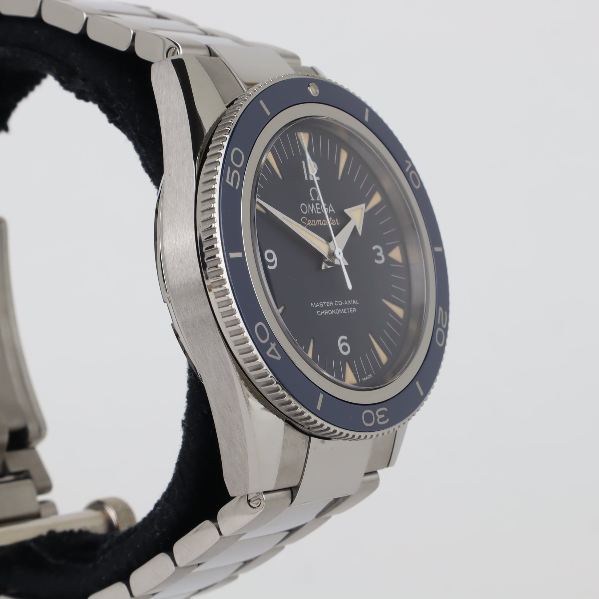 Omega Seamaster 300 233.90.41.21.03.001    | Box & Papers
