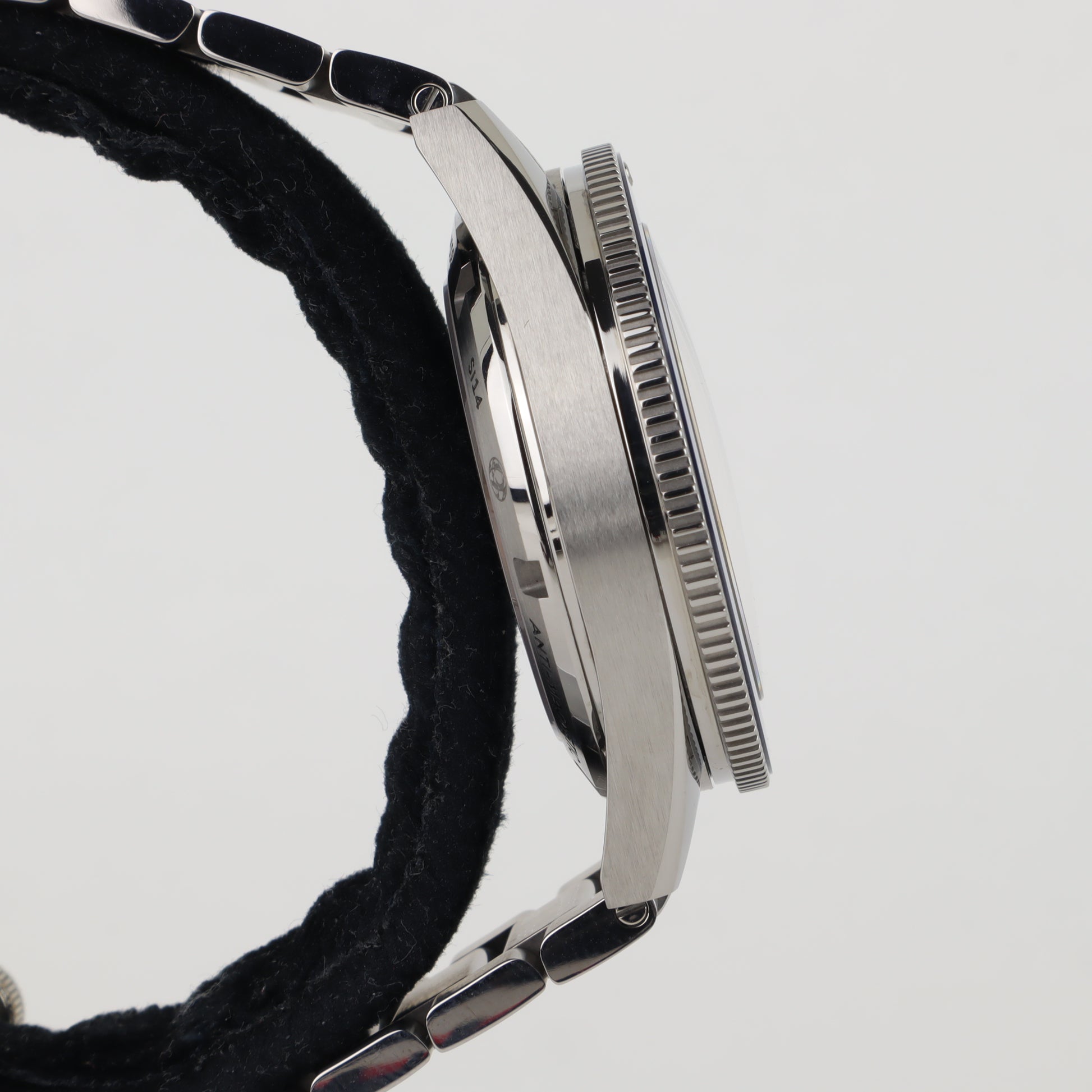 Omega Seamaster 300 233.90.41.21.03.001    | Box & Papers