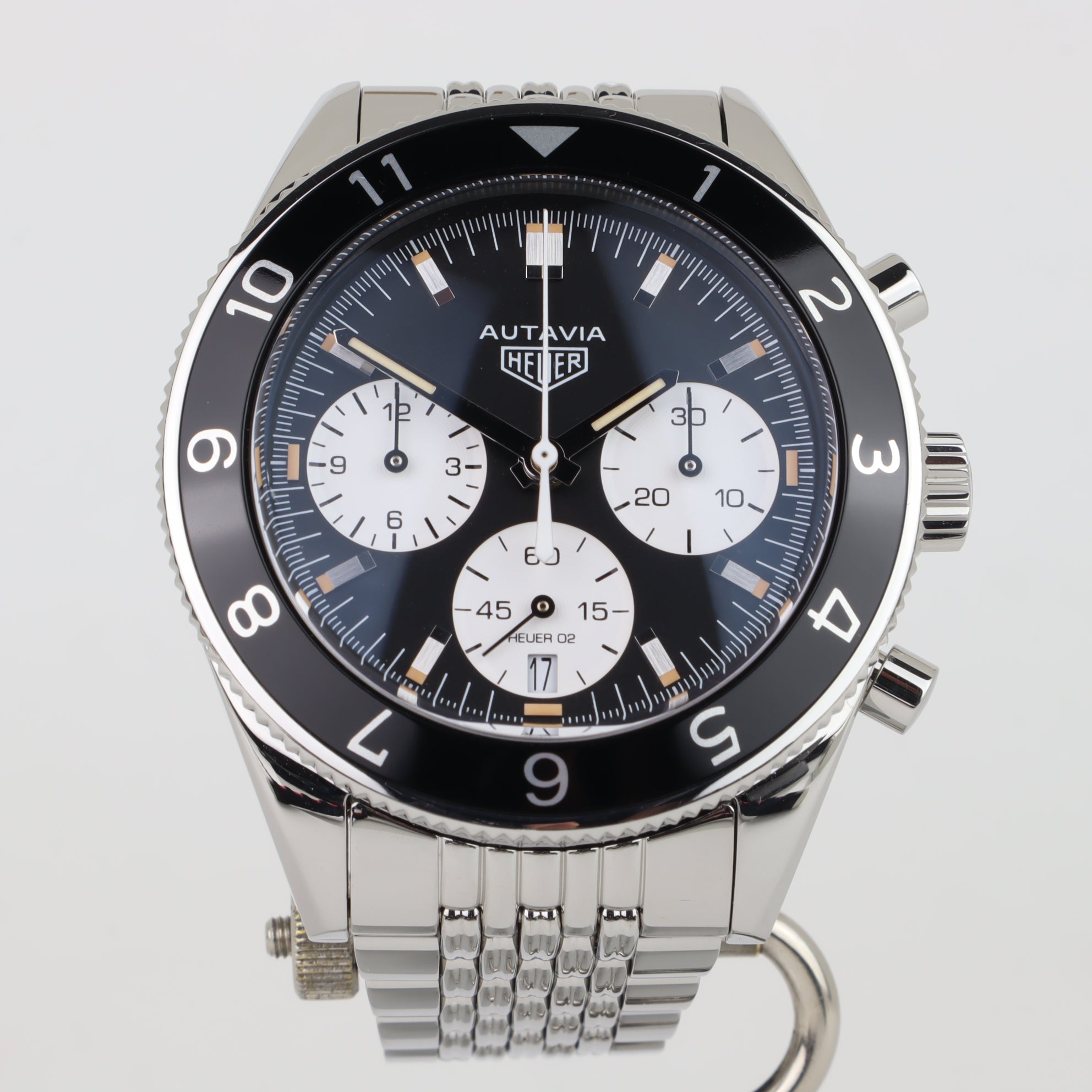 TAG Heuer Autavia Heritage Calibre Heuer 02 CBE2110.BA0687    | Box & Papers | 2017