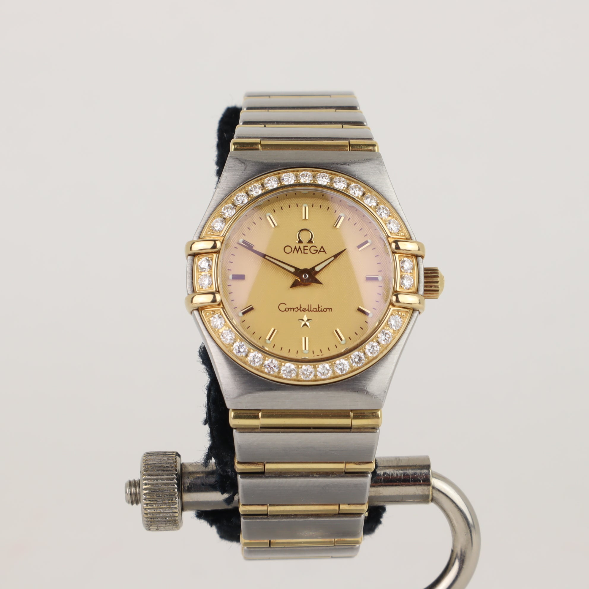 Omega Constellation 1267.10 'Manhattan' Ladies Full Bar 18K Diamond Bezel    | 1998