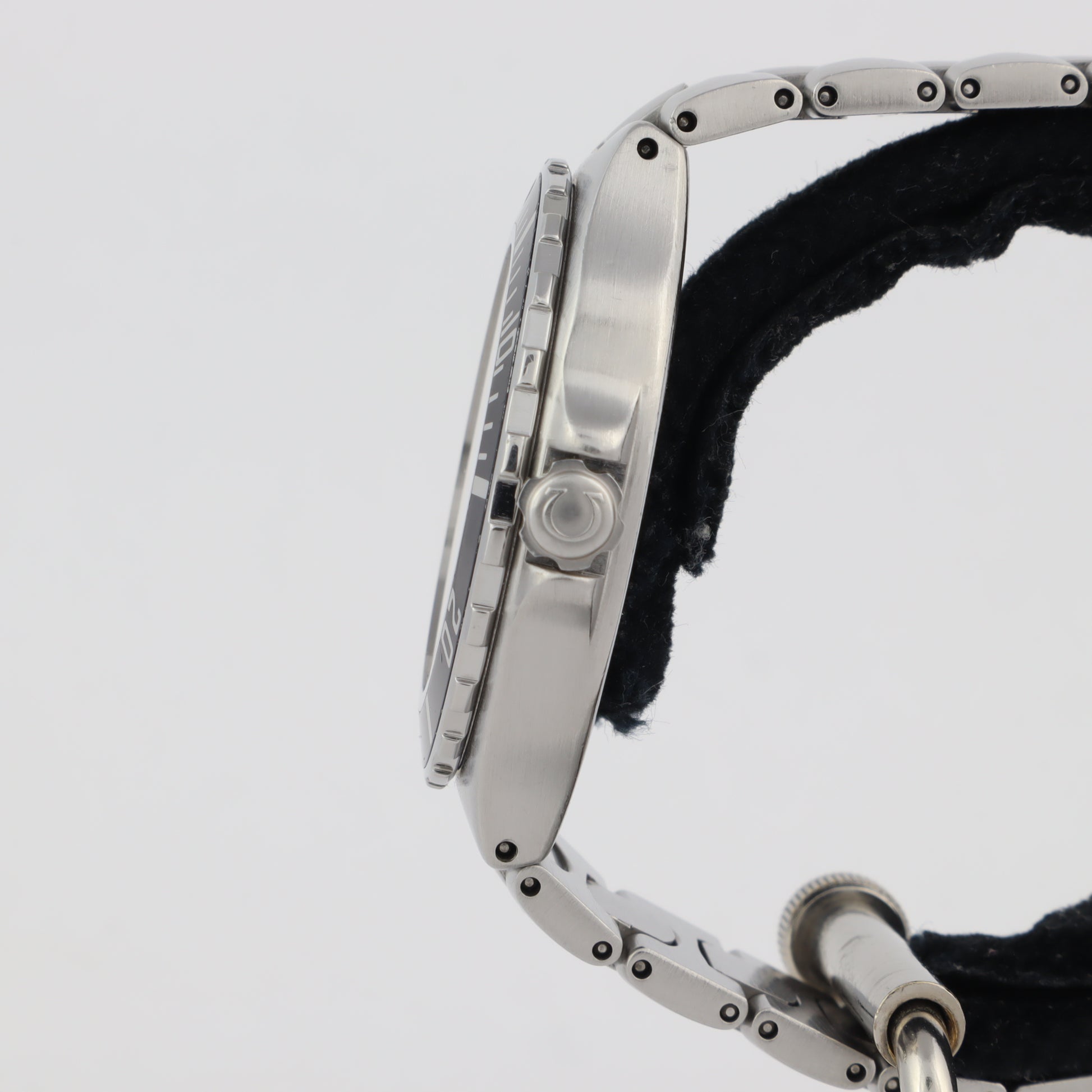 Omega Pre Bond 200M 396.1042     | 1988