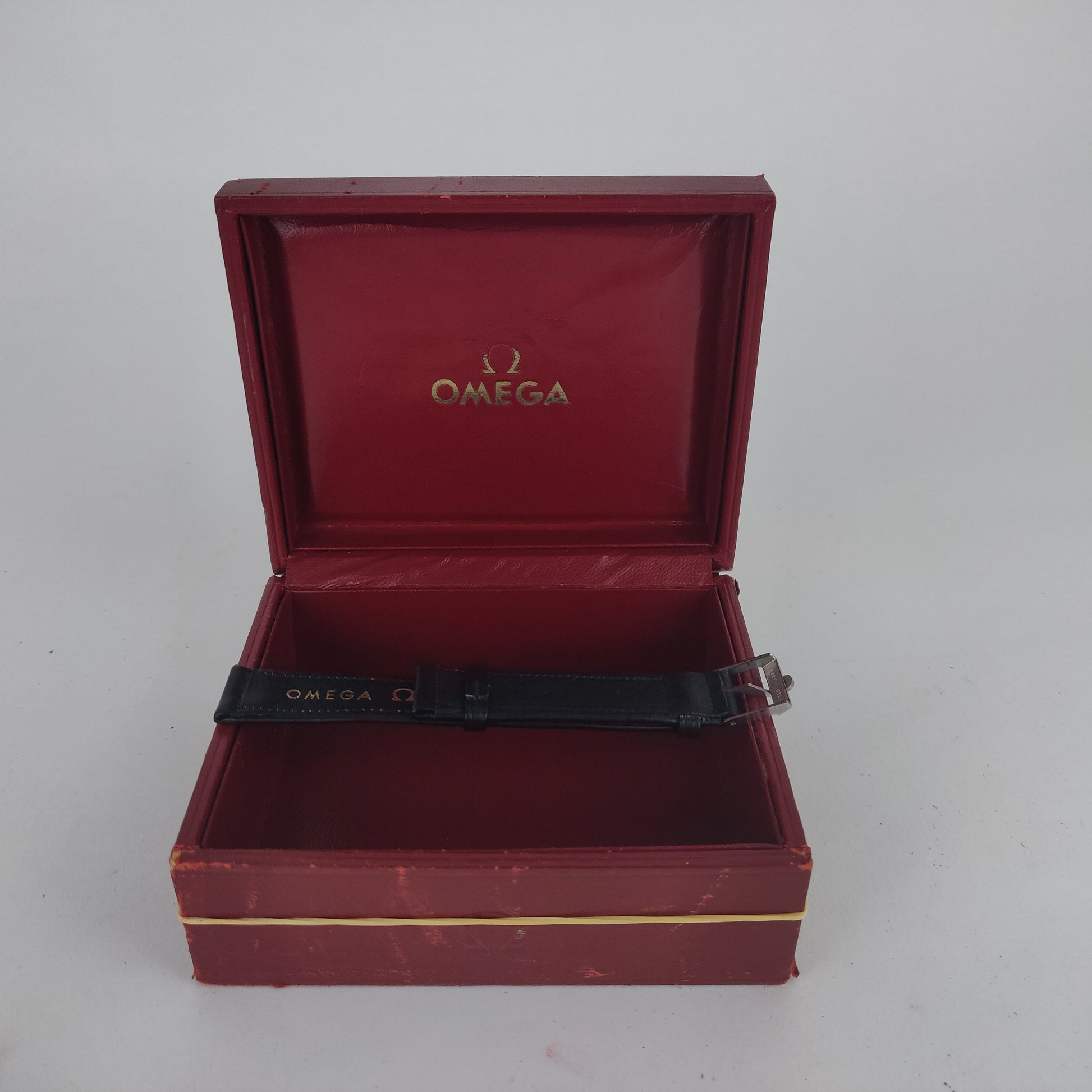Omega Genève  131.022   | Serviced | Box | 1974