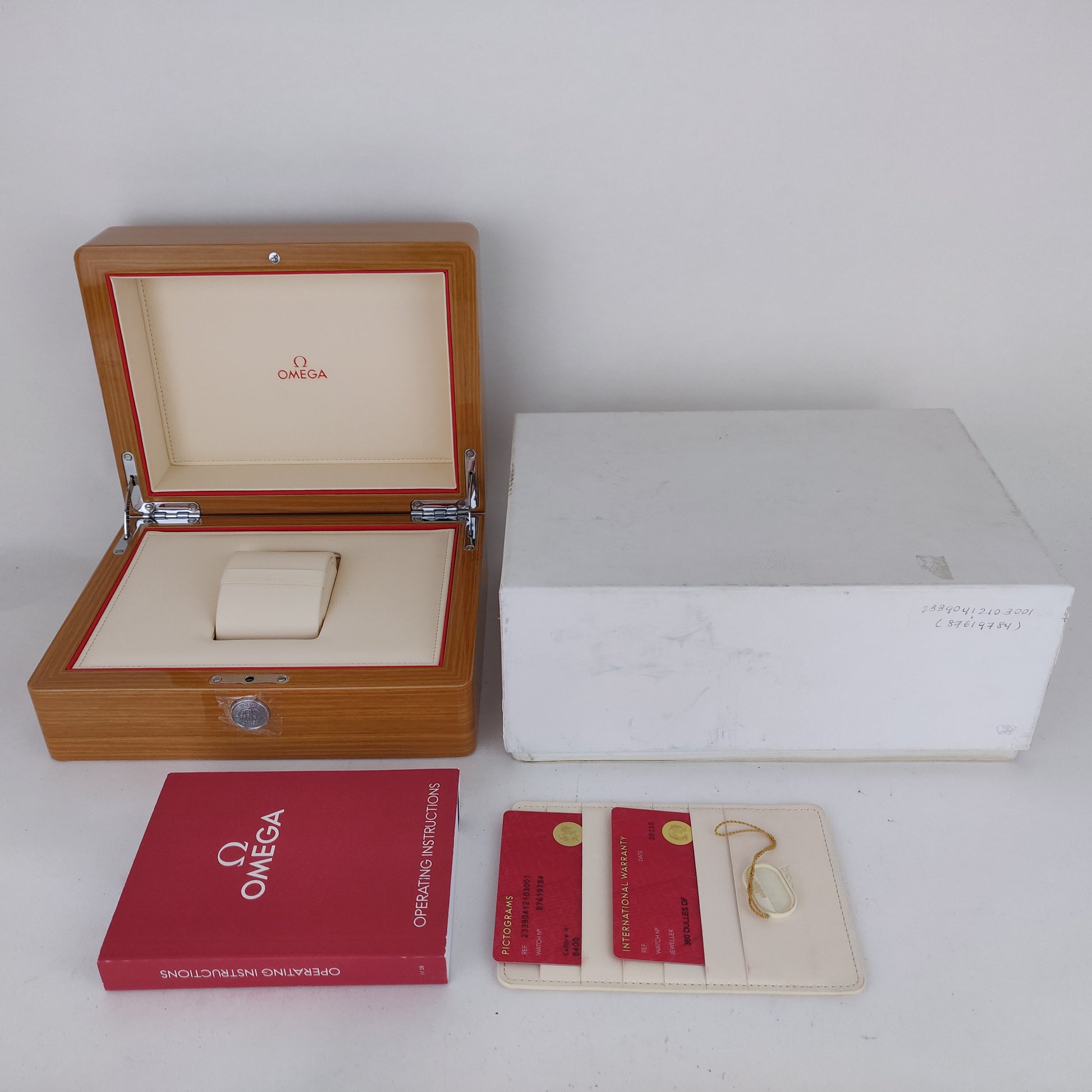 Omega Seamaster 300 233.90.41.21.03.001    | Box & Papers