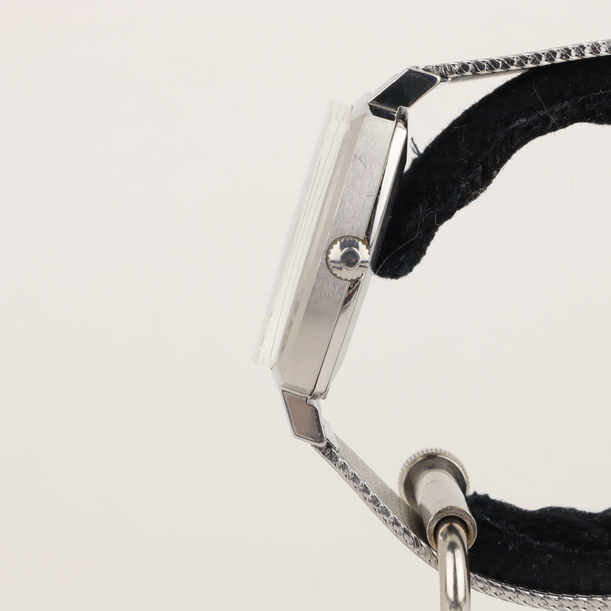 Omega Genève  131.022   | Serviced | Box | 1974