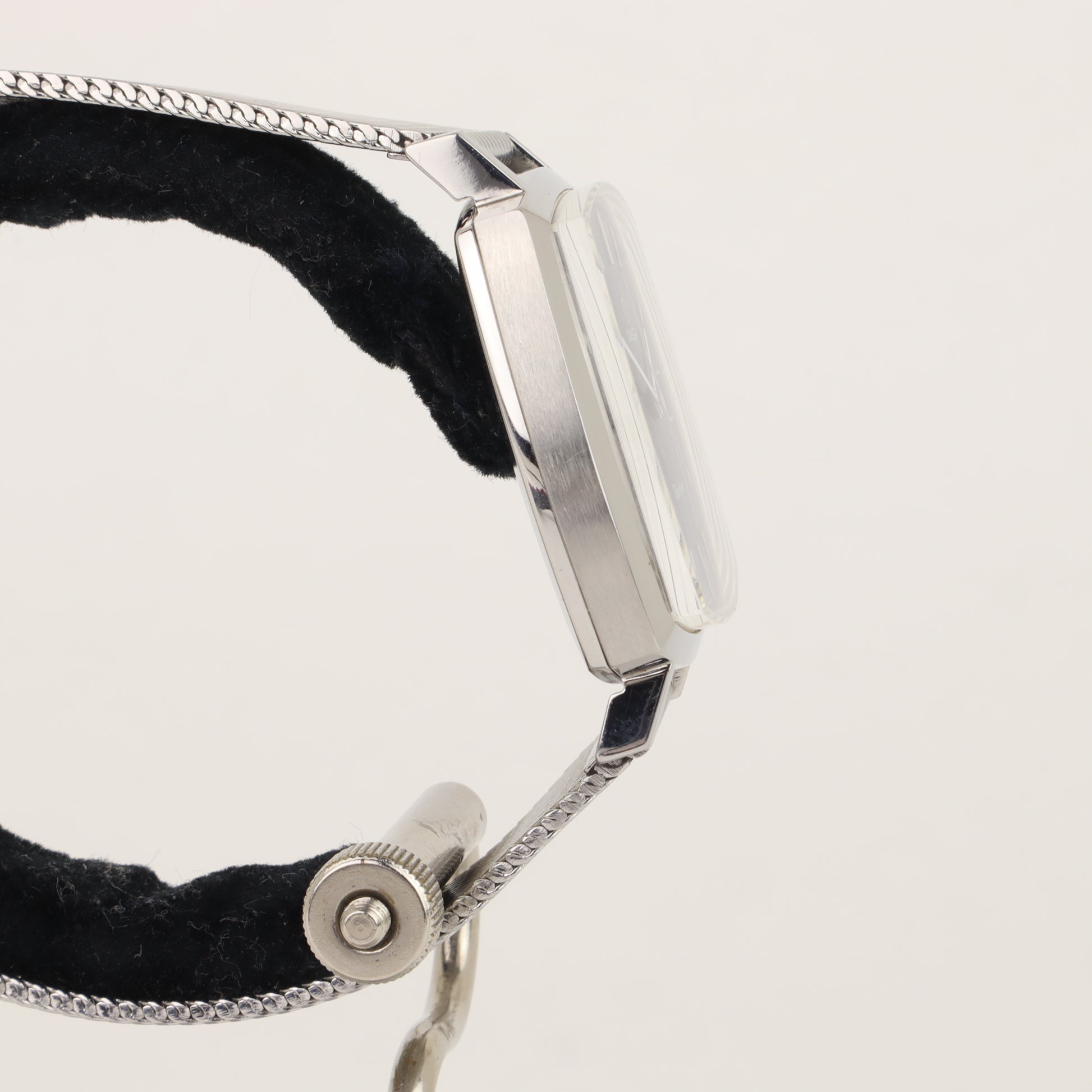 Omega Genève  131.022   | Serviced | Box | 1974