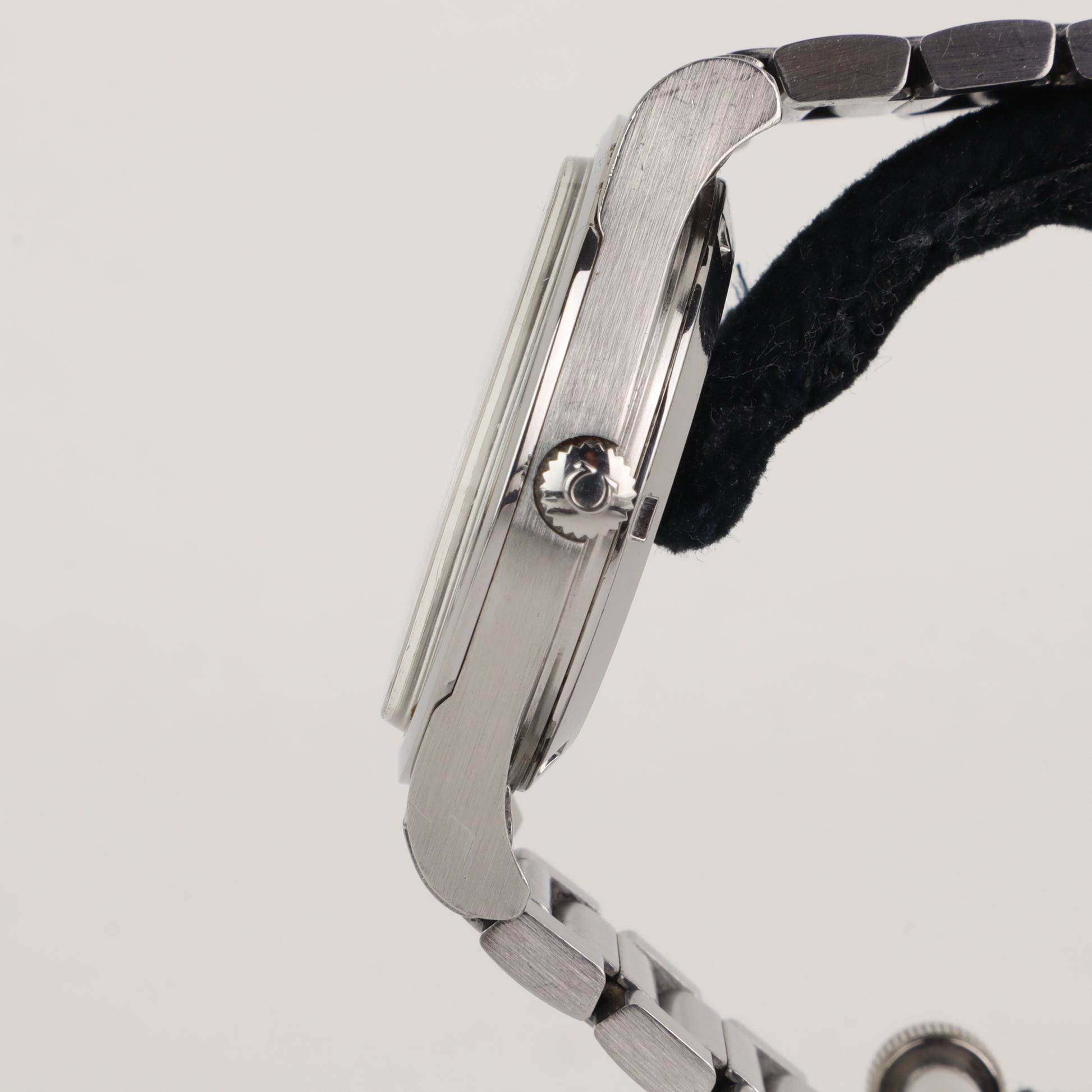 Omega Genève  166.0168   | Serviced  | 1974