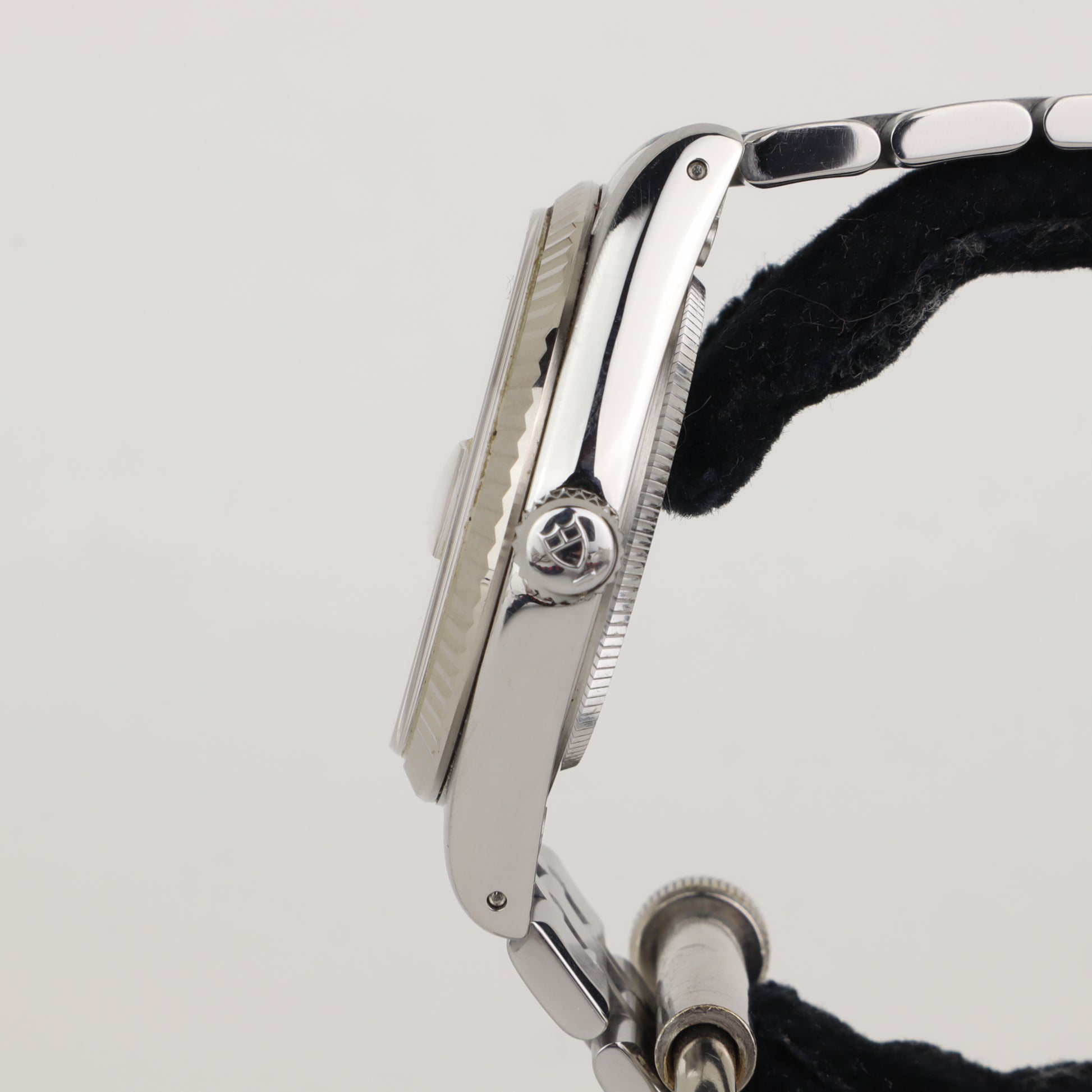 Tudor Prince Date 74034    | Papers | 2010