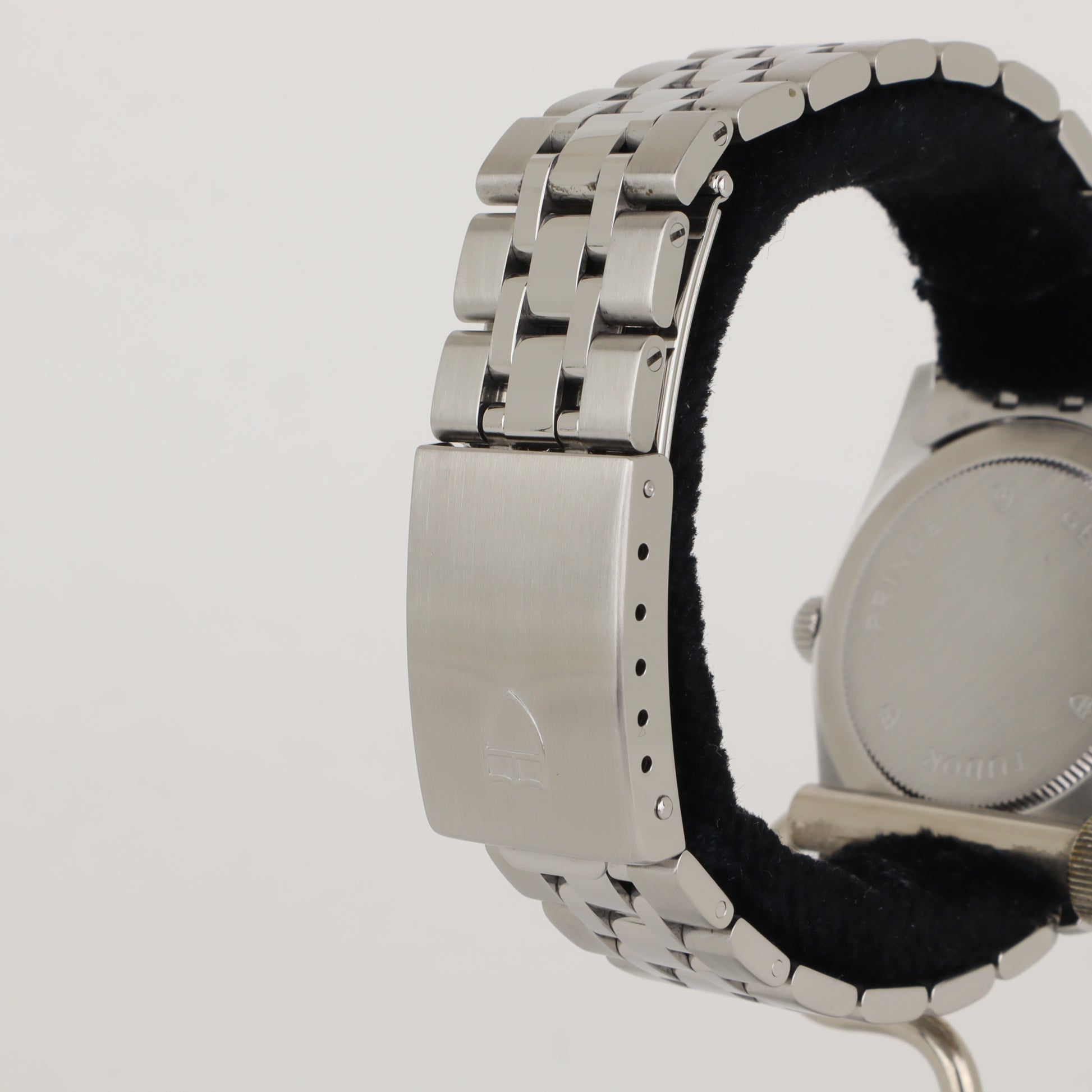 Tudor Prince Date 74034    | Papers | 2010