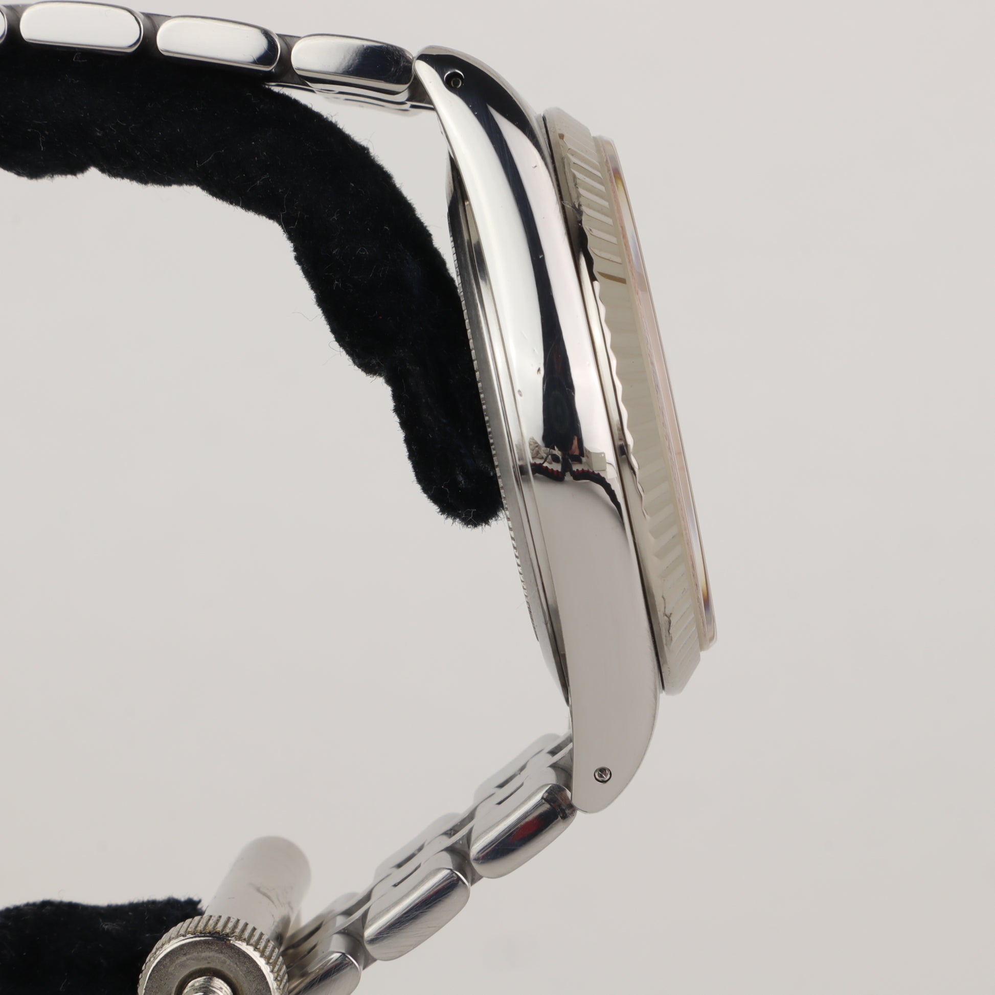 Tudor Prince Date + Day 76214     | 2011