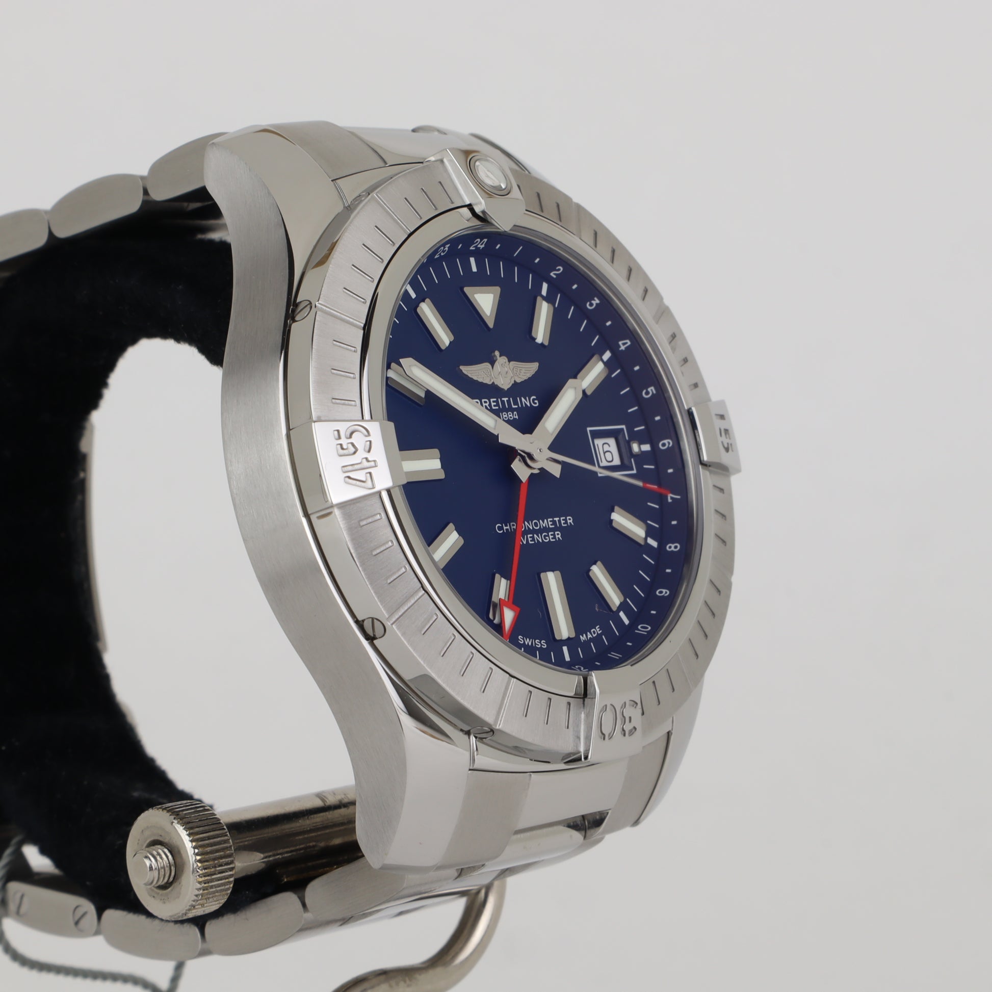 Breitling Breitling Avenger GMT 45 A32395 - A32395101C1A1   | Box & Papers | 2025