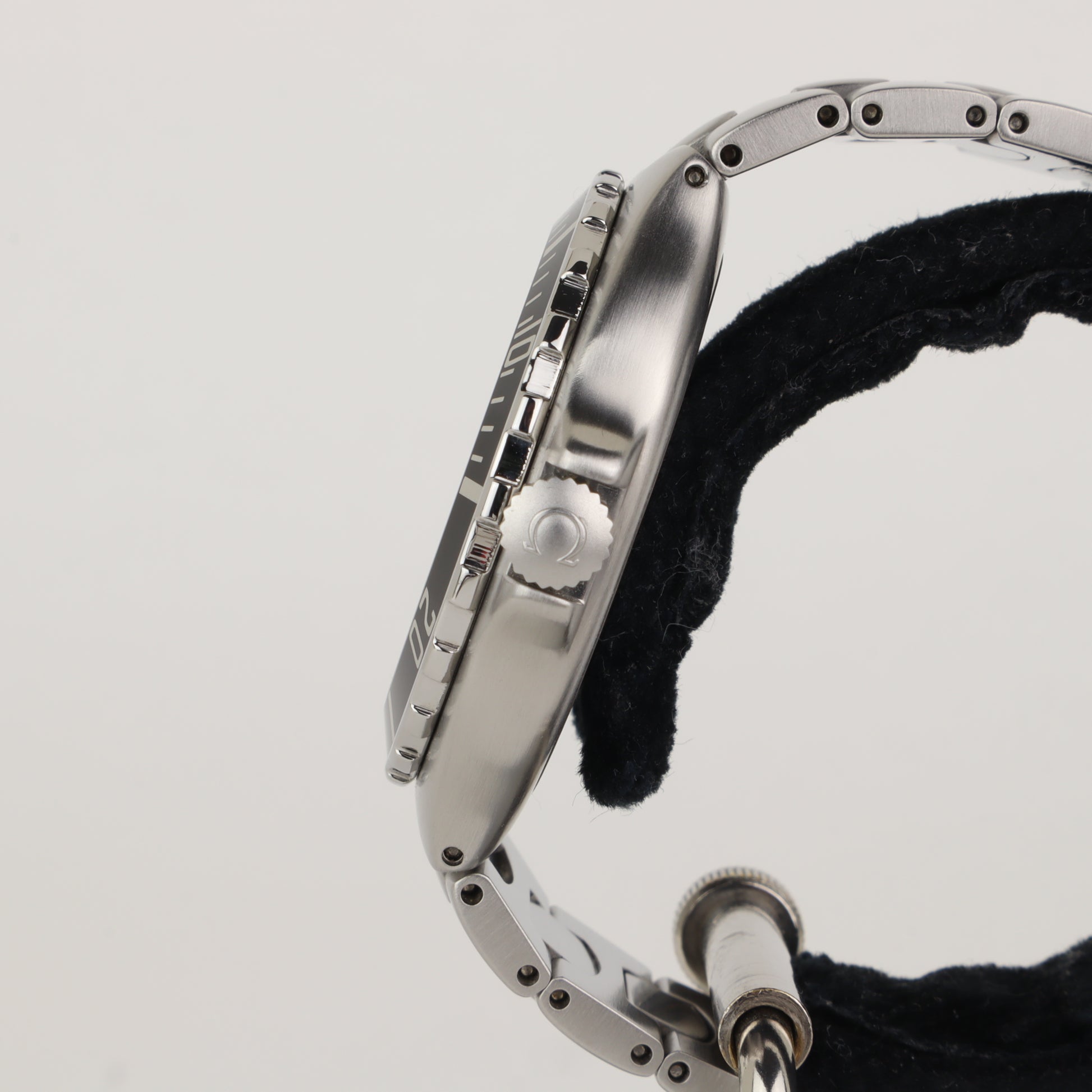 Omega Pre Bond 2850.50     | 1993