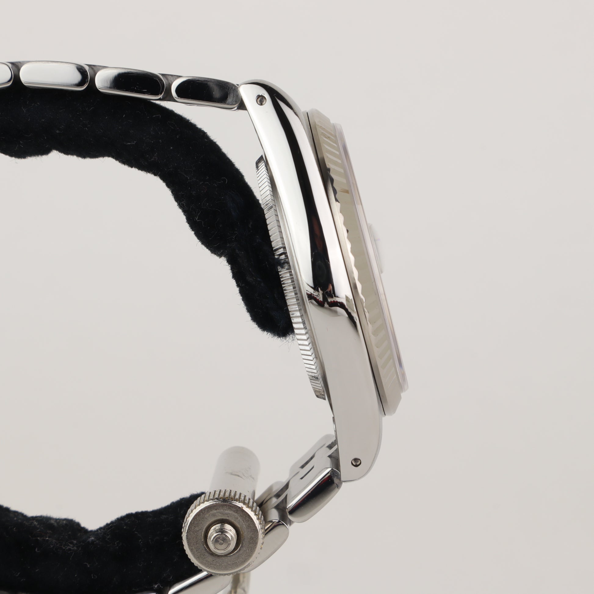 Tudor Prince Date 74034    | Box & Papers | 2011