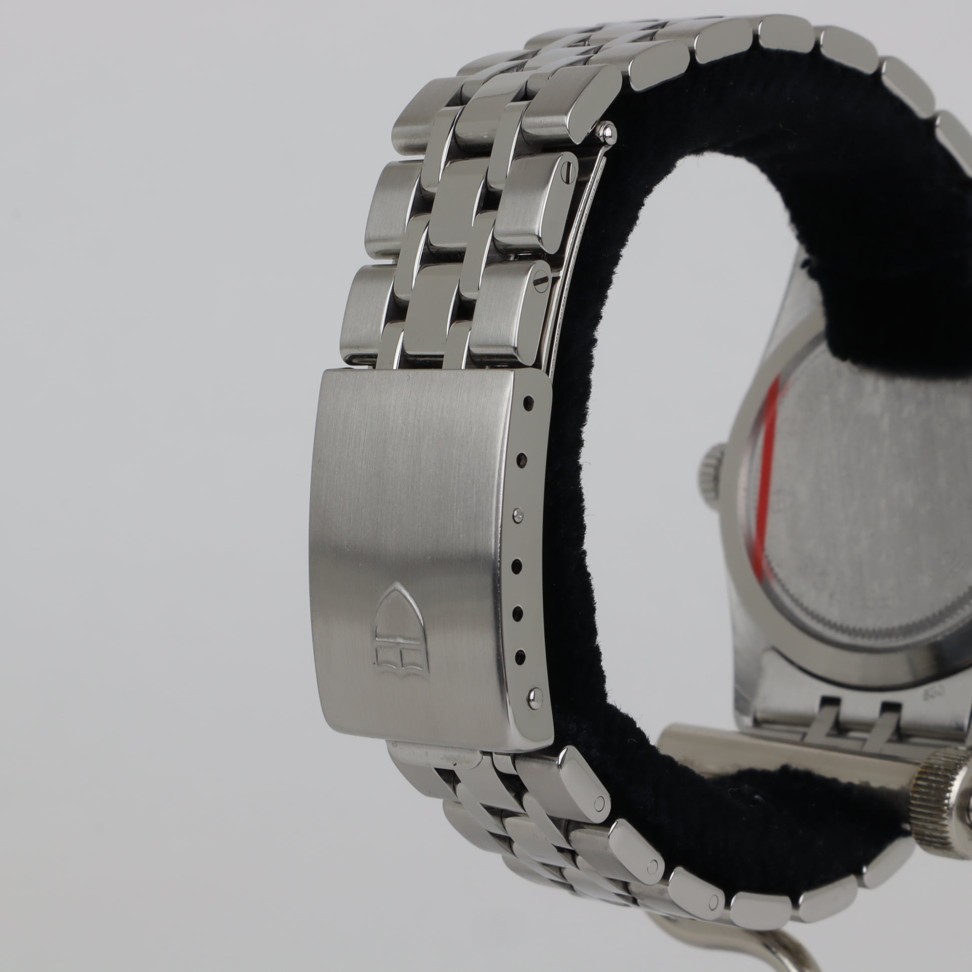 Tudor Prince Date + Day 76200   | Serviced  | 2000