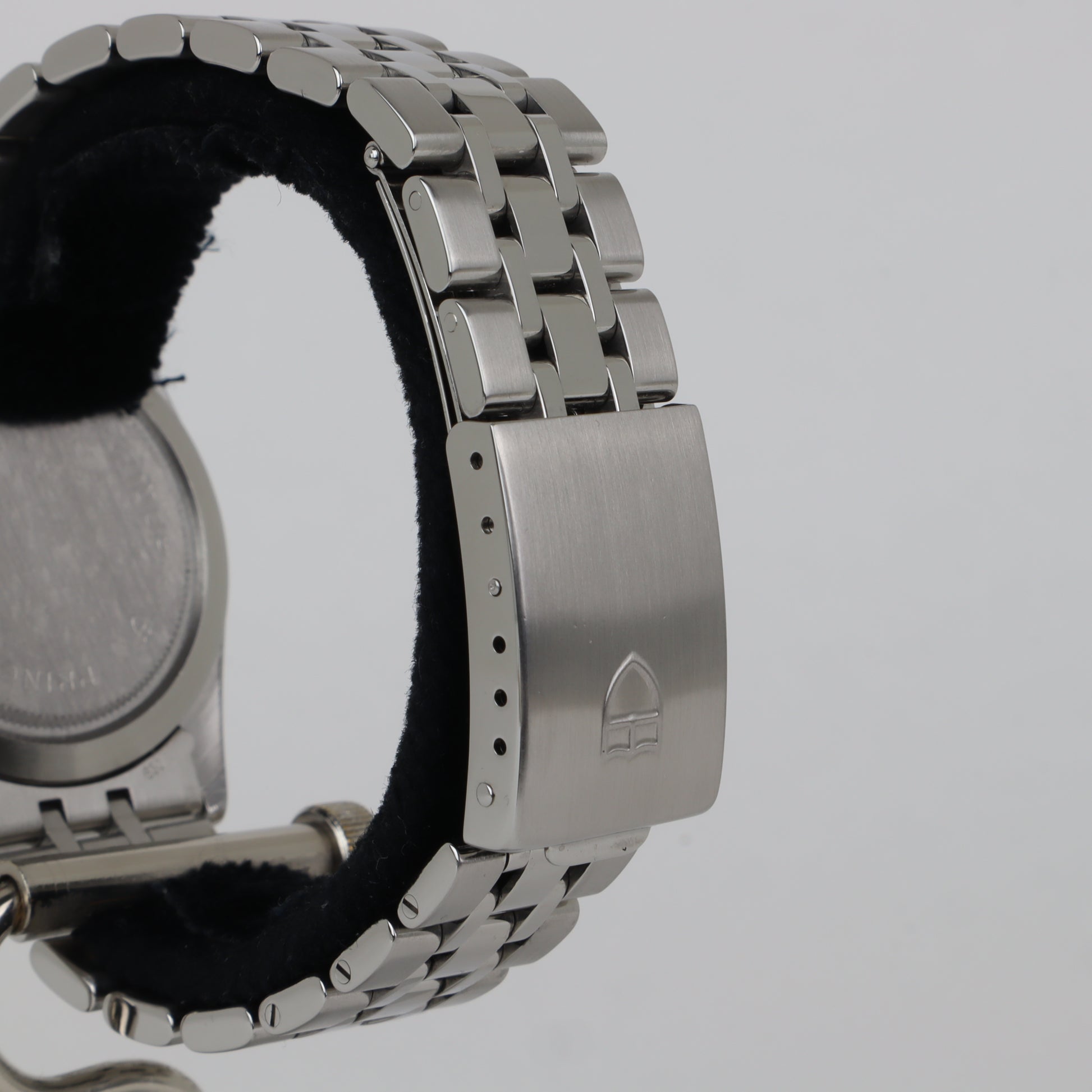 Tudor Prince Date + Day 76200   | Serviced  | 2000