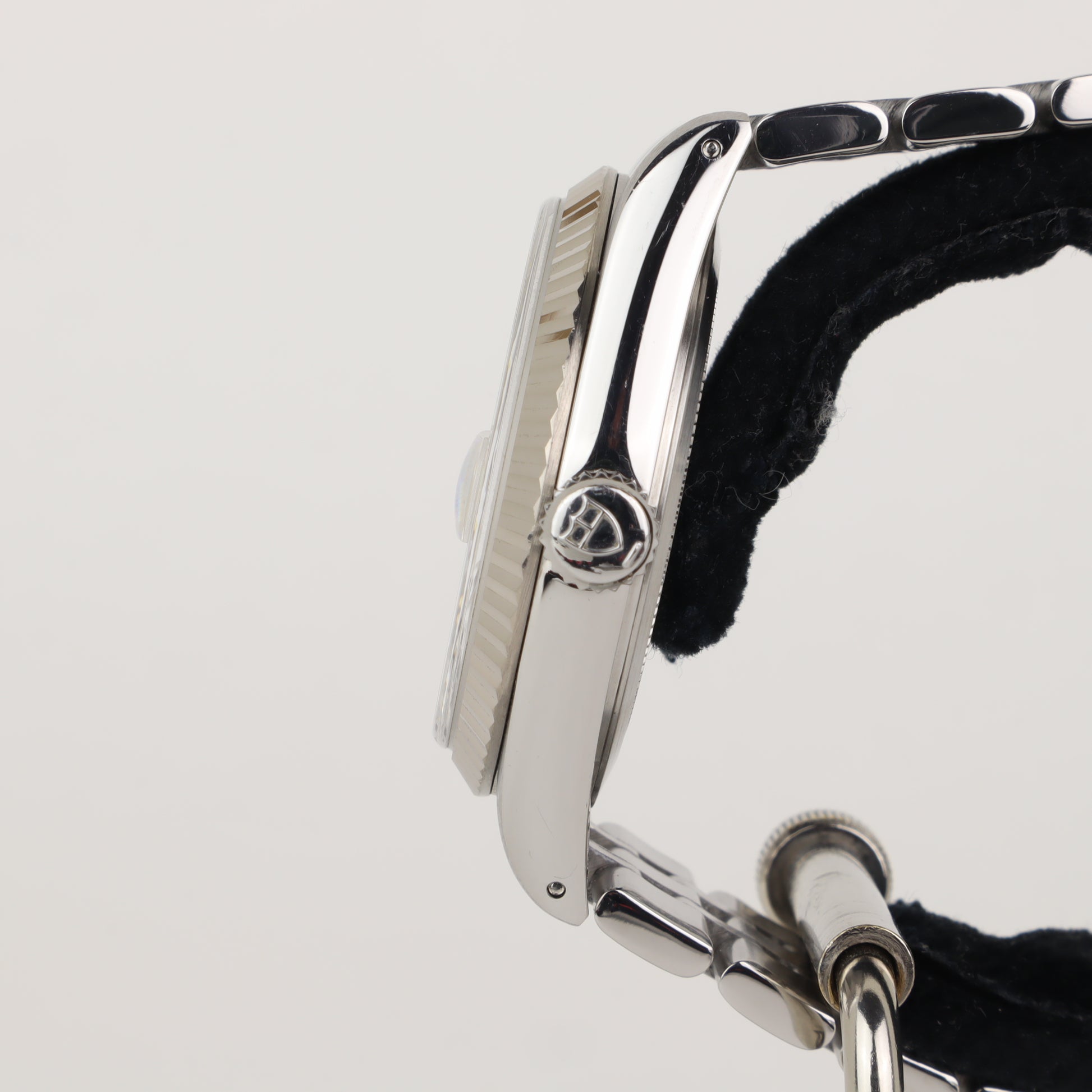 Tudor Prince Date + Day 76214    | Box & Papers | 2011