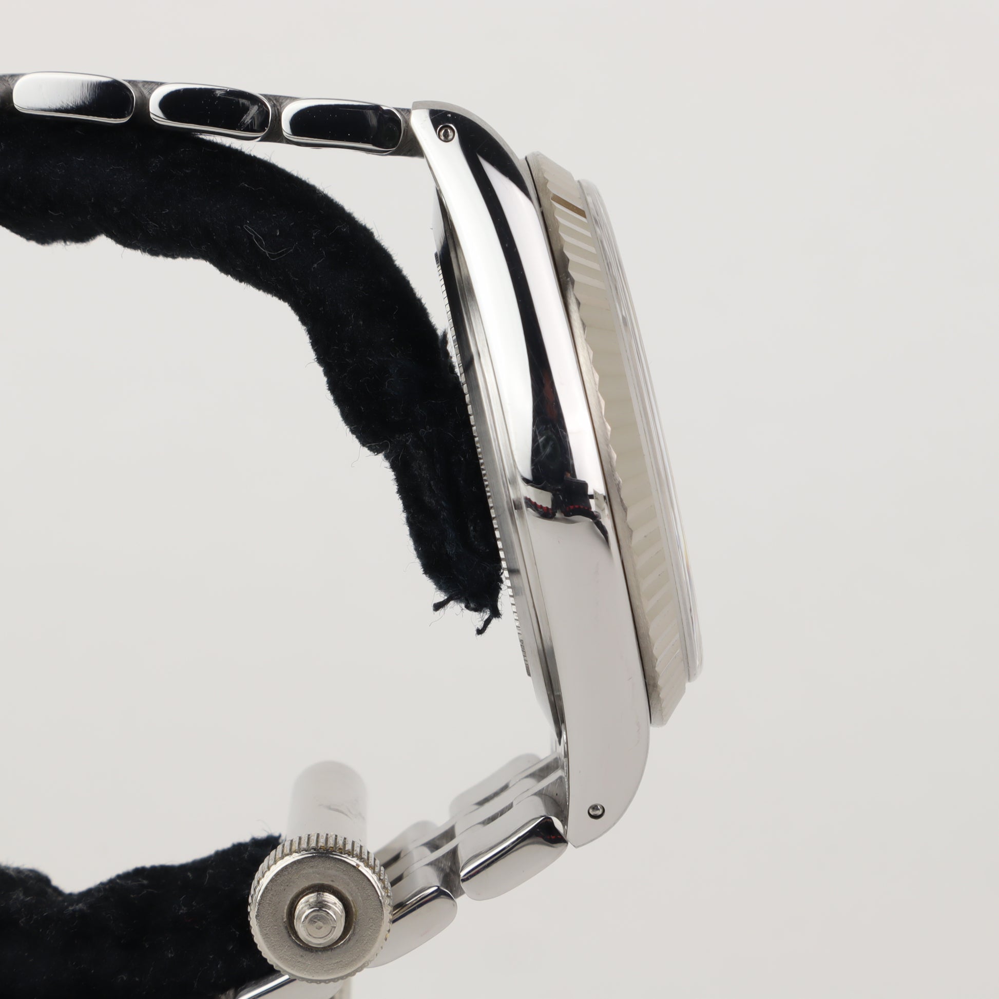 Tudor Prince Date + Day 76214    | Box & Papers | 2011