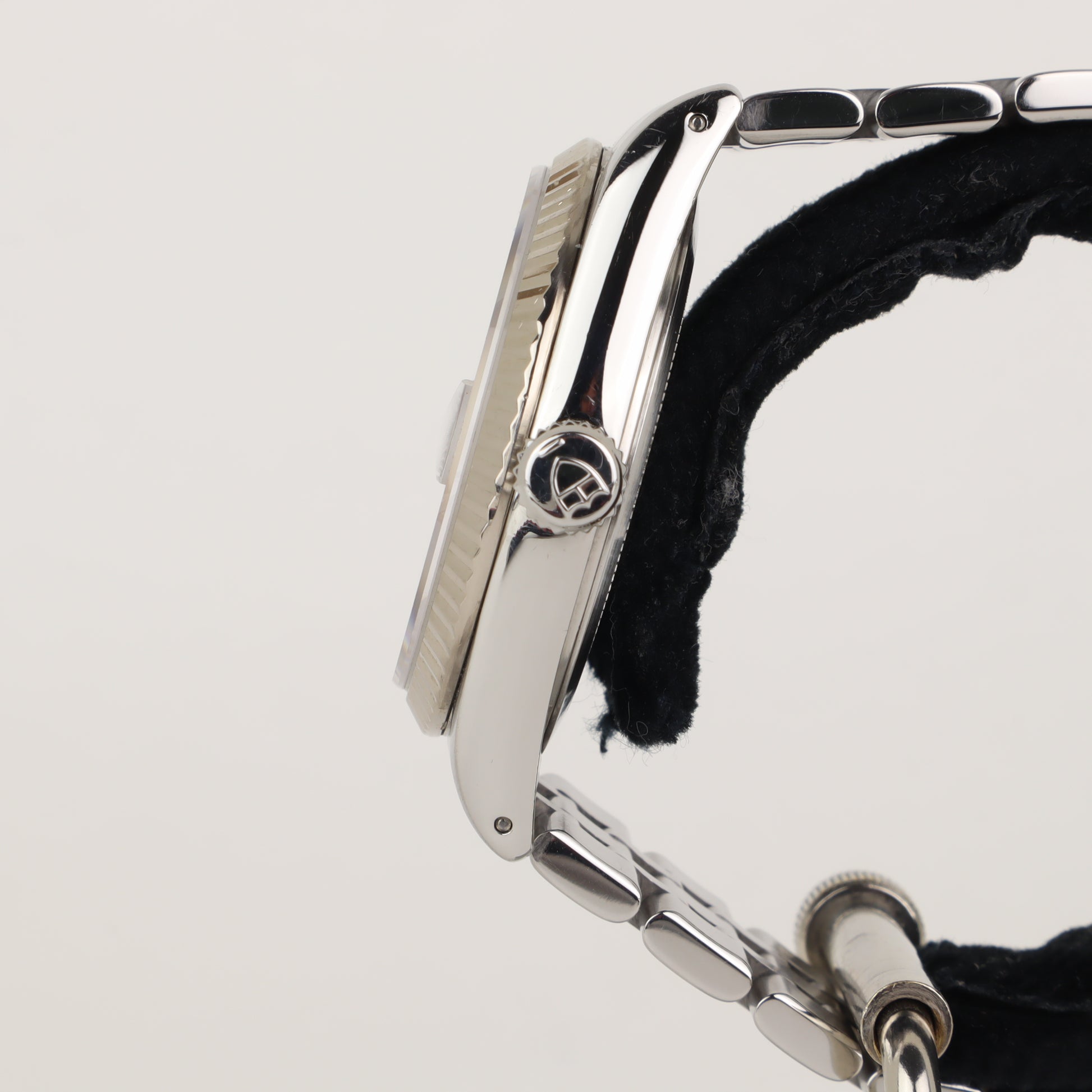 Tudor Prince Date + Day 76214    | Box & Papers | 2013