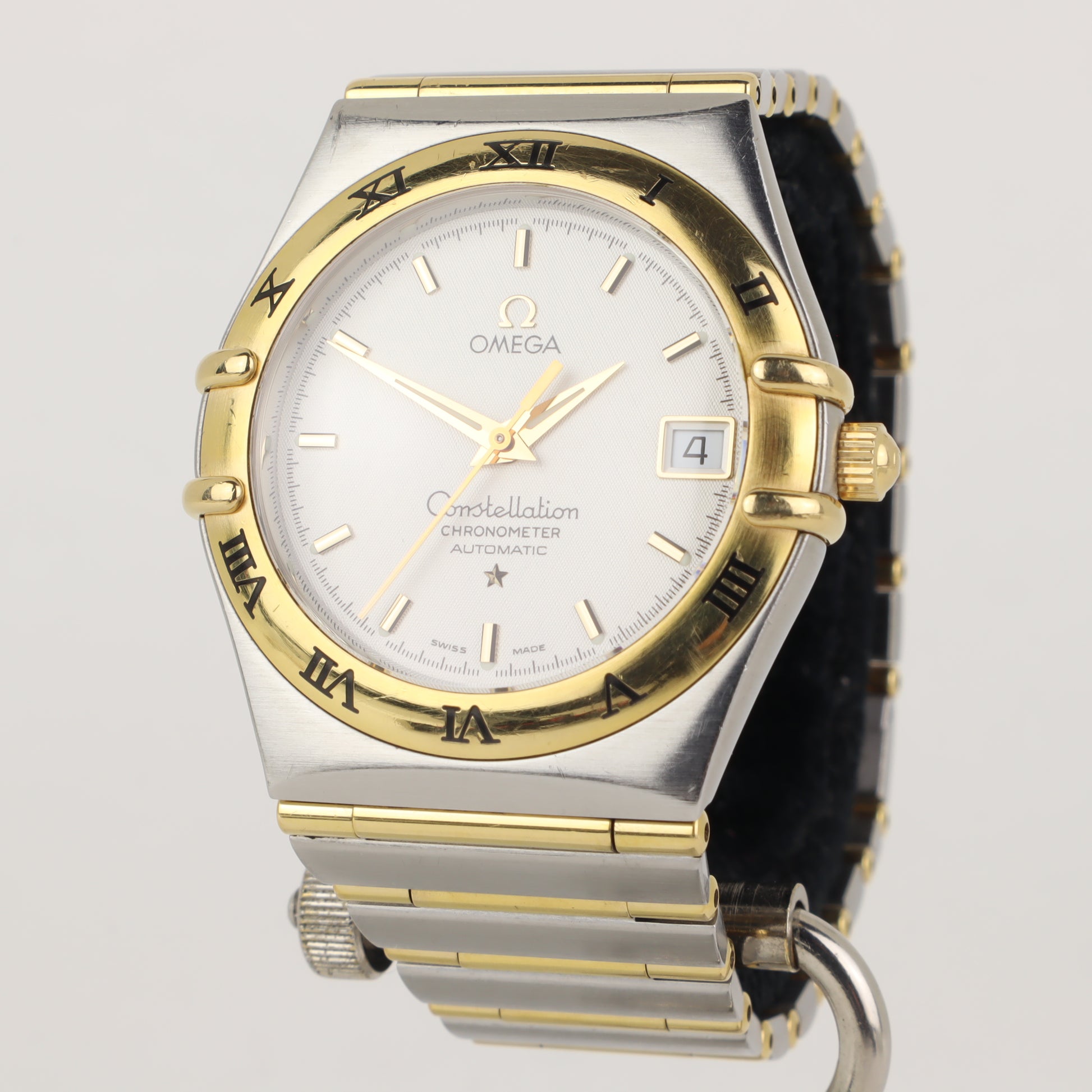 Omega Constellation Automatic Chronometer 1302.30  18K Full Bar   | 2006