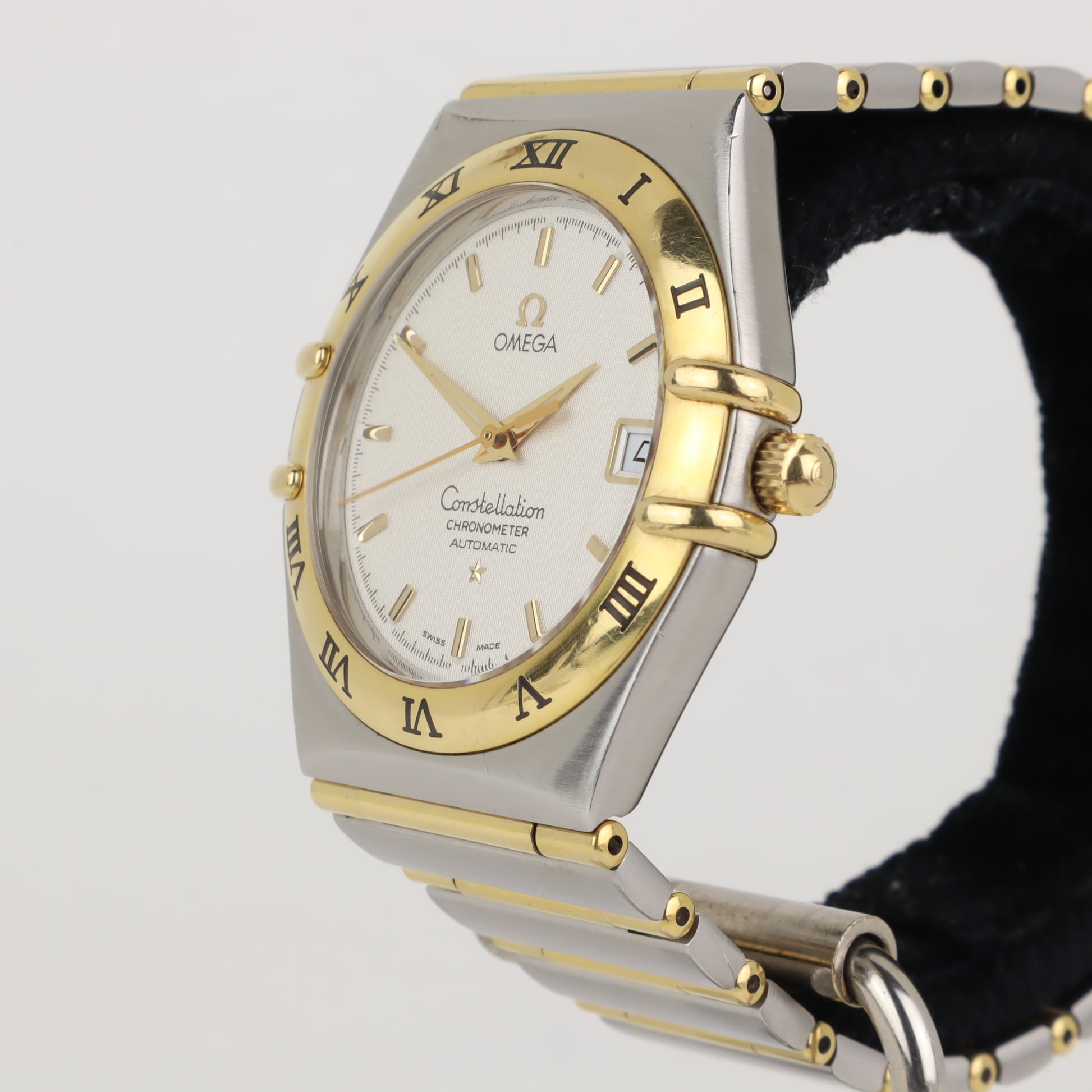 Omega Constellation Automatic Chronometer 1302.30  18K Full Bar   | 2006