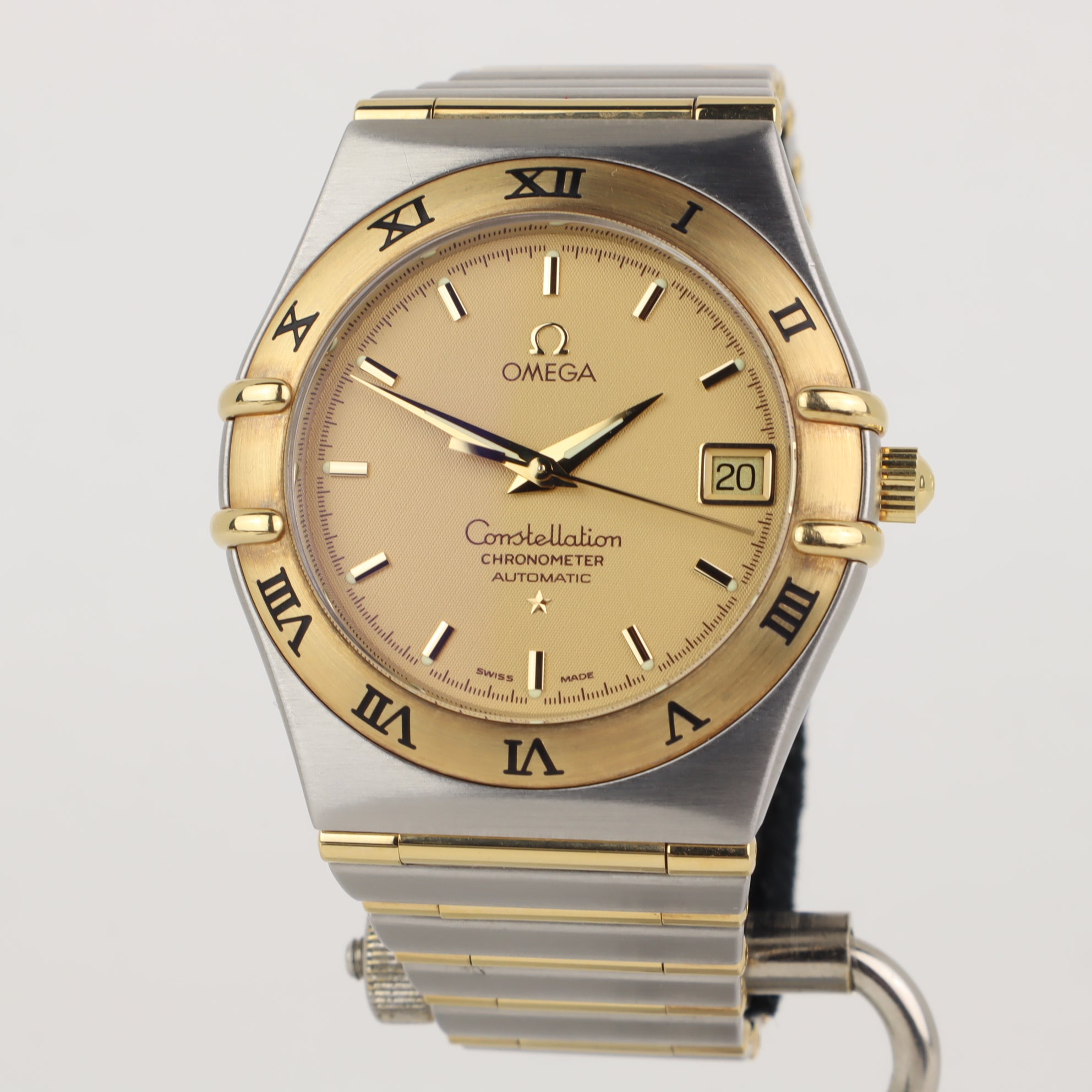 Omega Constellation 1202.10 18K Full Bar    | 1999