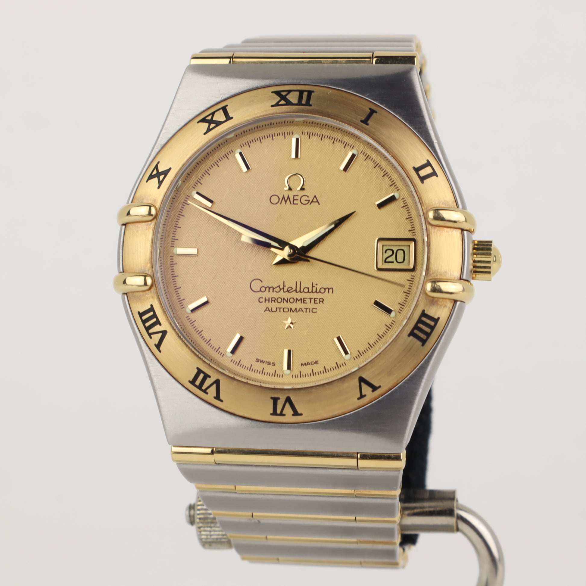 Omega Constellation 1202.10 18K Full Bar    | 1999
