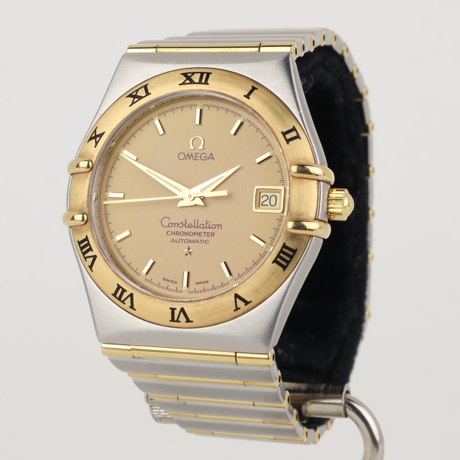 Omega Constellation 1202.10 18K Full Bar    | 1999