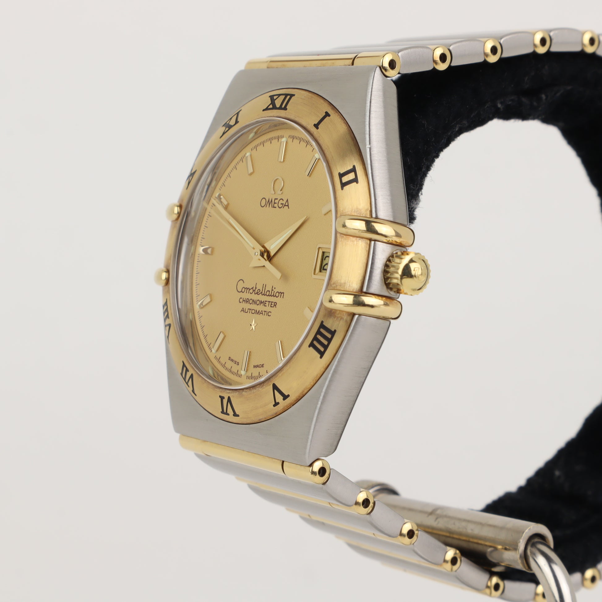 Omega Constellation 1202.10 18K Full Bar    | 1999