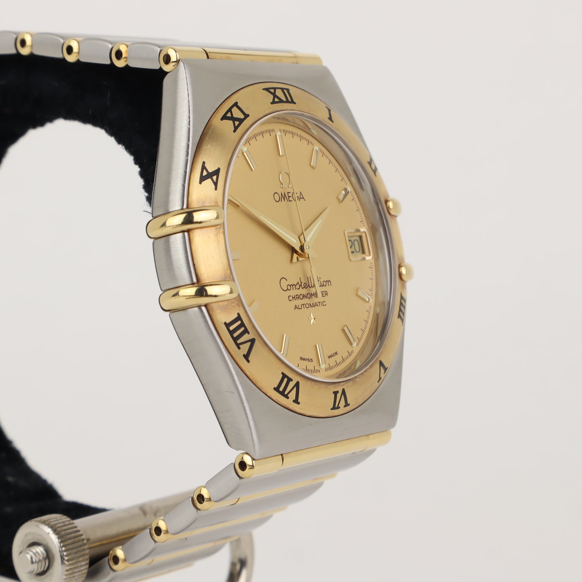 Omega Constellation 1202.10 18K Full Bar    | 1999