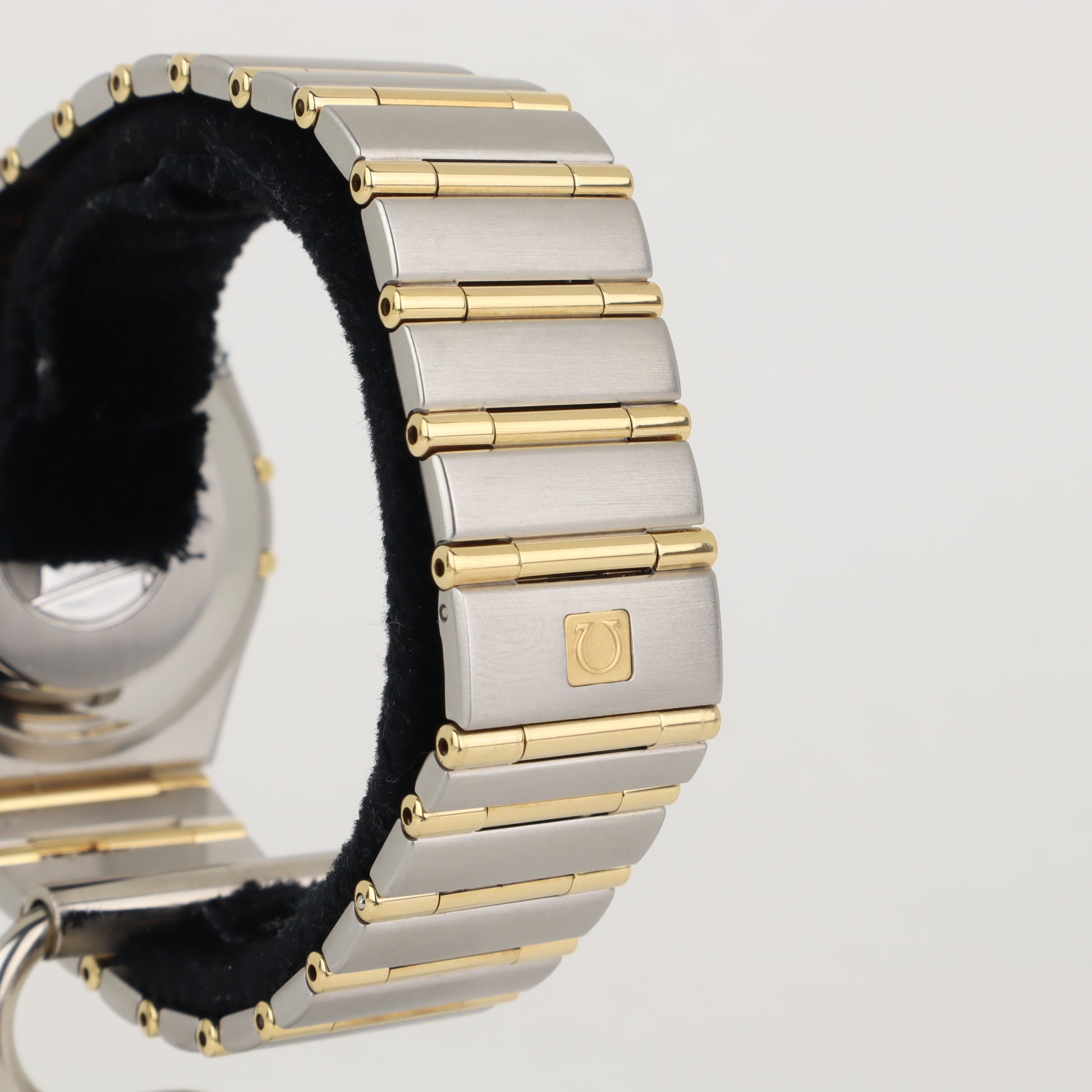 Omega Constellation 1202.10 18K Full Bar    | 1999