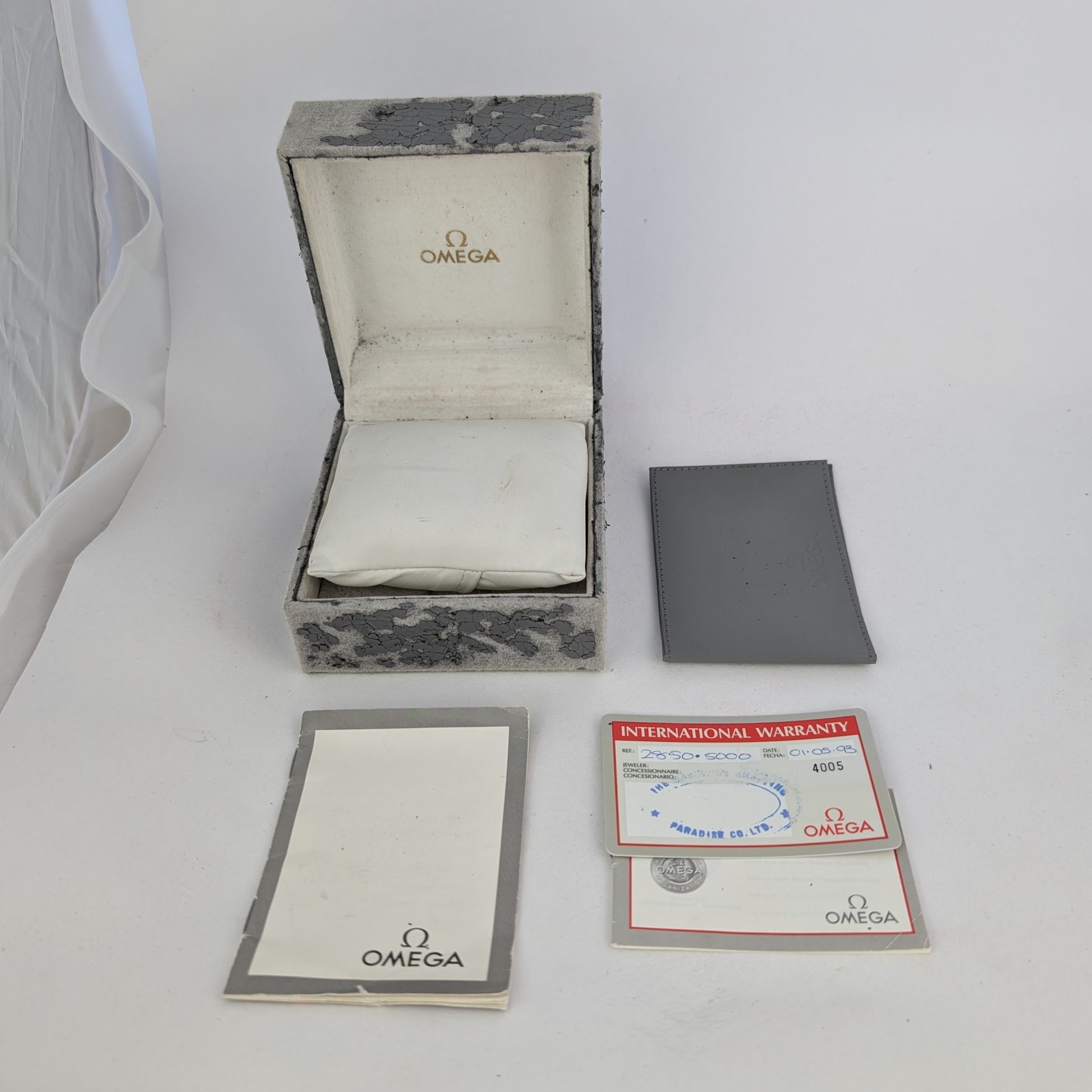 Omega Pre Bond 200M 2850.50    | Box & Papers | 1993